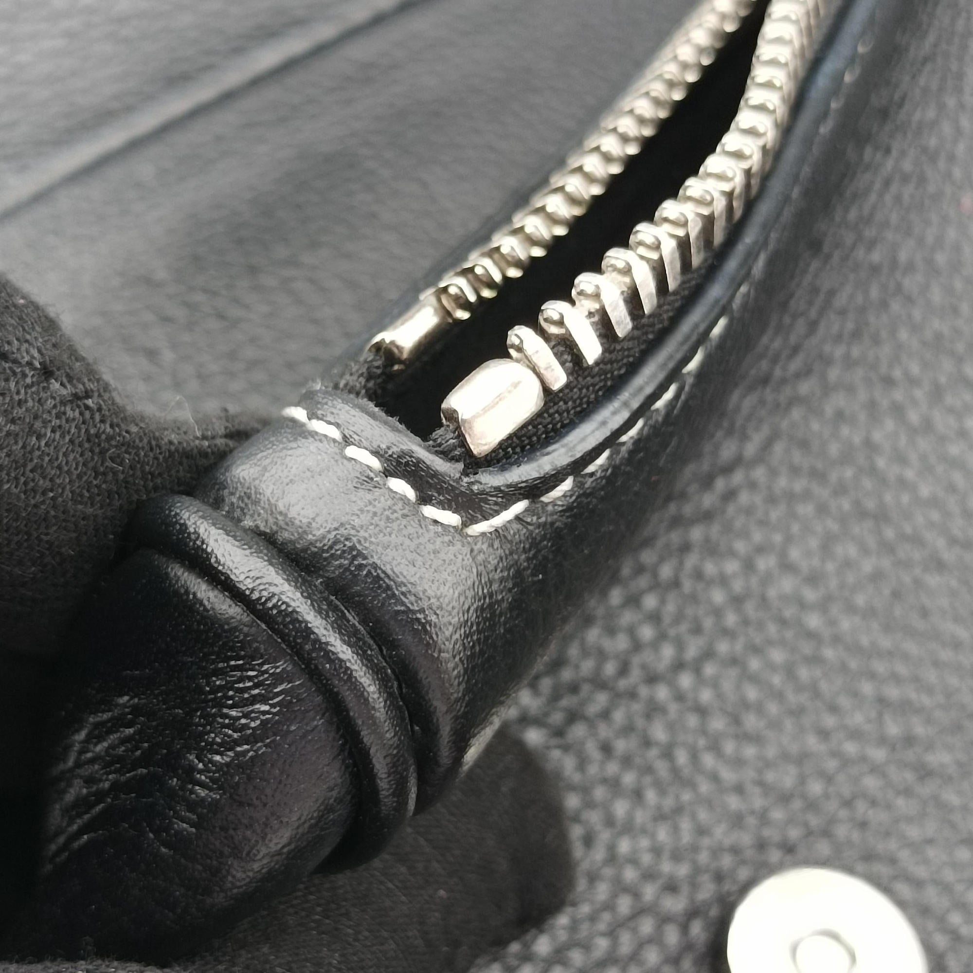 Pre-owned Christian Dior Saddle KAWS  Bee Black Leather  bum bag/waist bag | stylenewstar