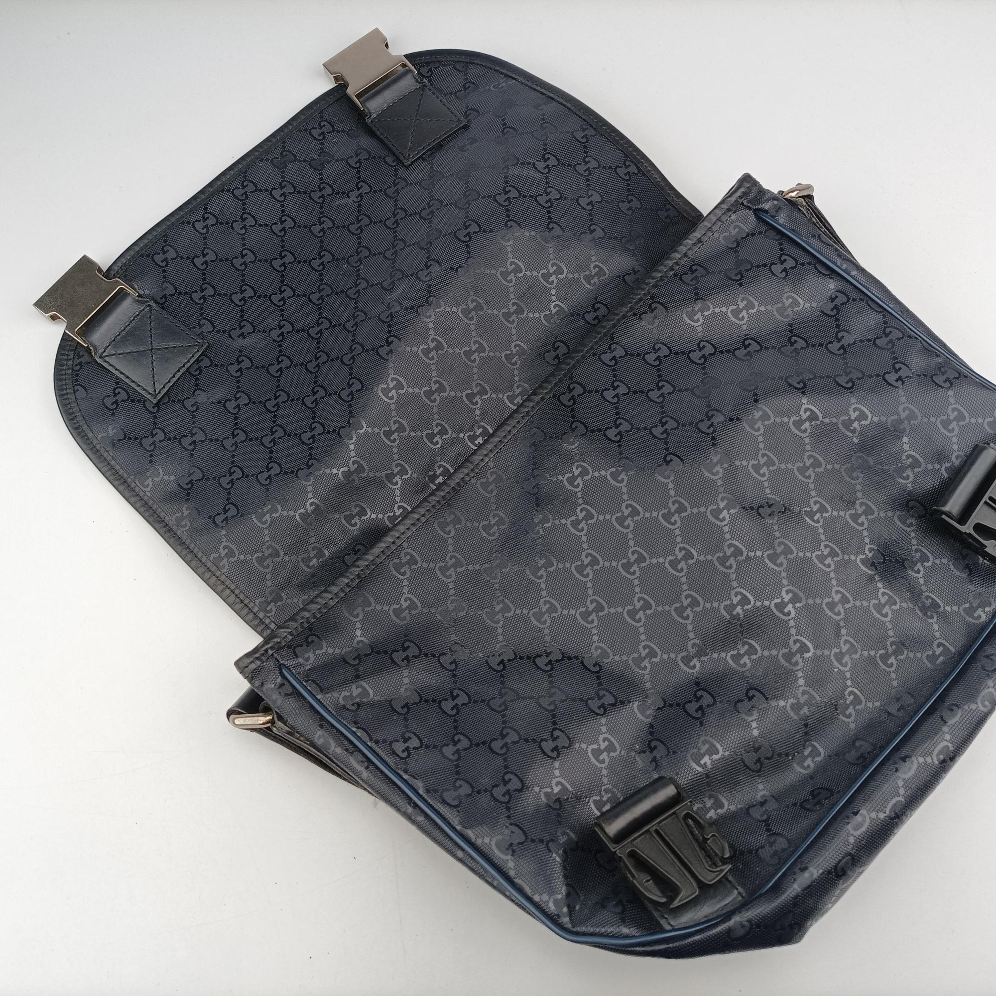 Vintage Gucci GG Plus Messenger Black PVC coated canvas 201732 shoulderbag | stylenewstar