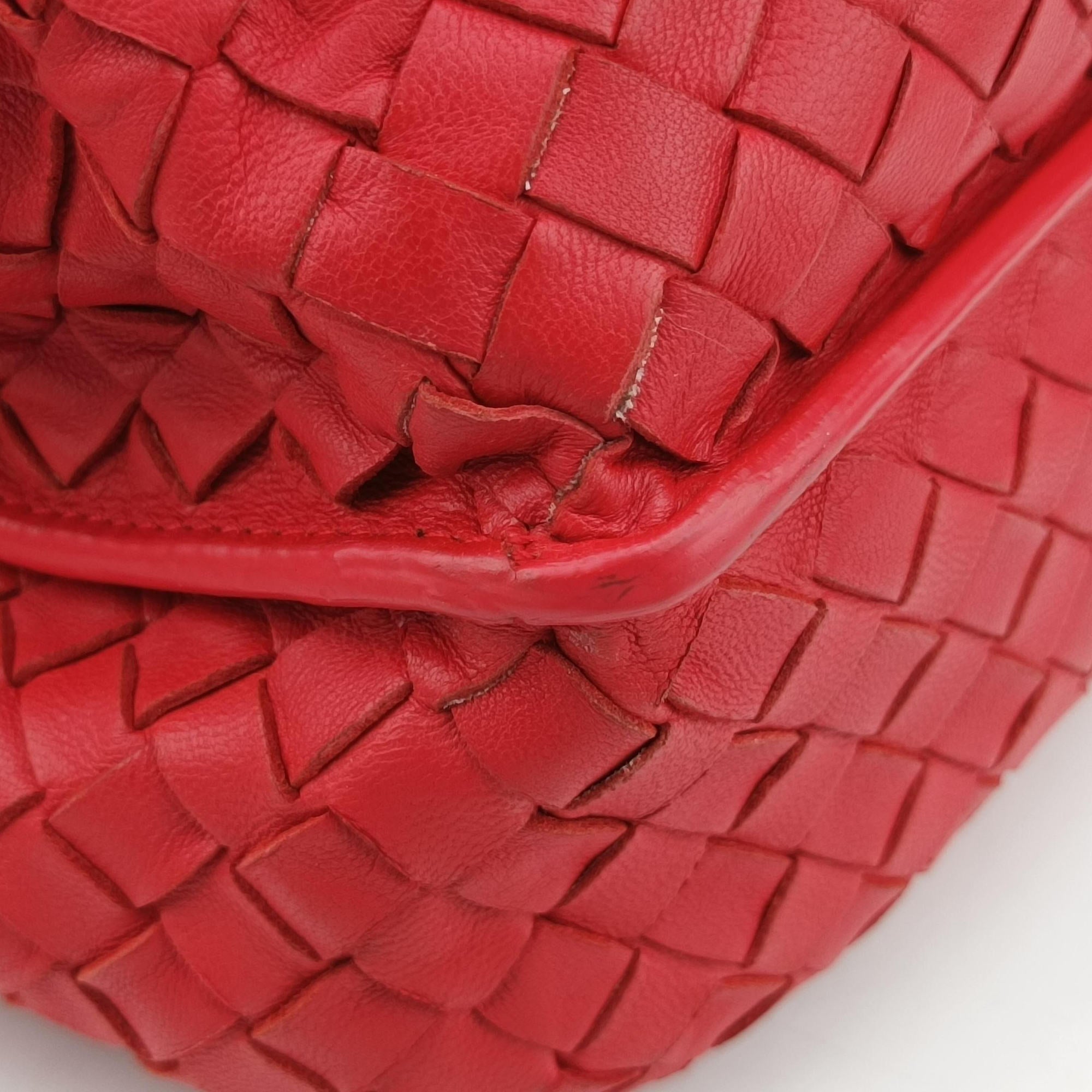 Pre-owned Bottega Veneta Intrecciato Red lambskin  shoulderbag | stylenewstar