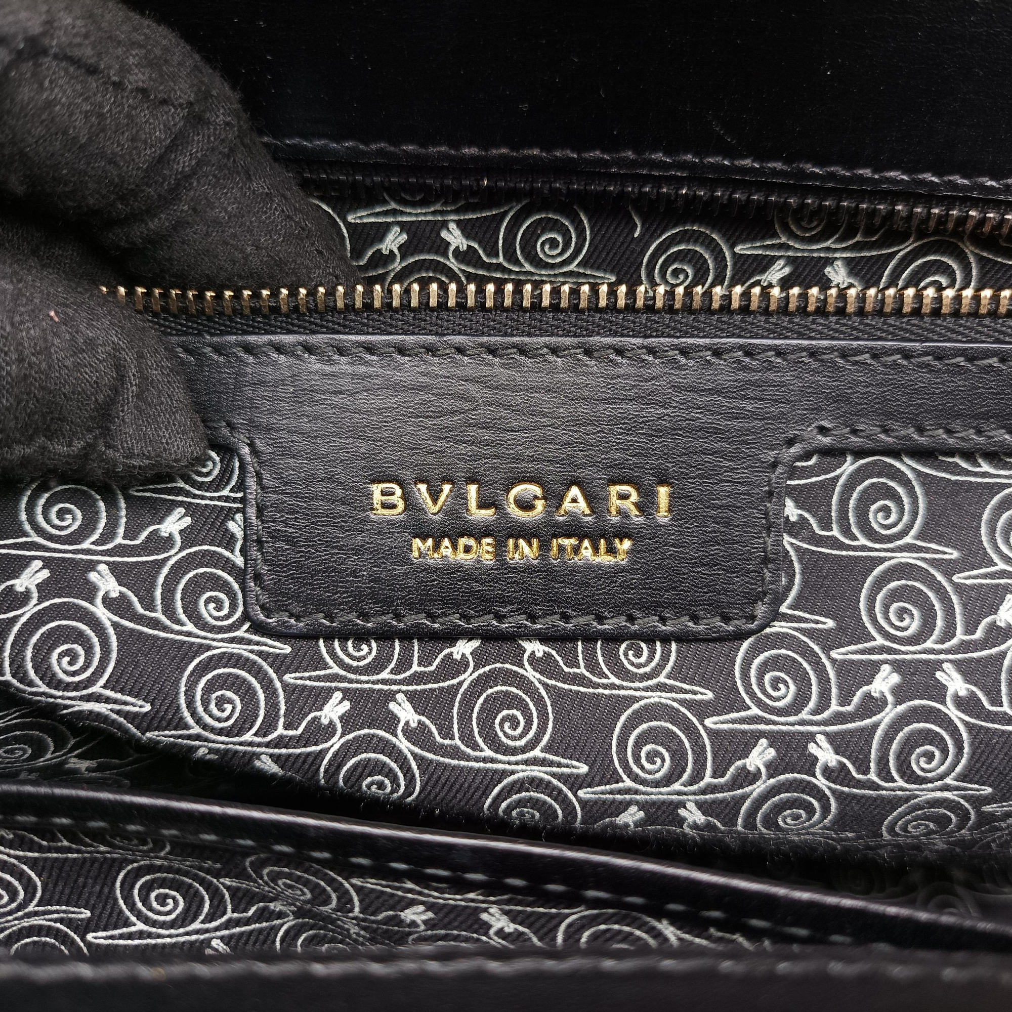 Pre-owned Bvlgari Isabella Rossellini Black Leather  shoulderbag | stylenewstar