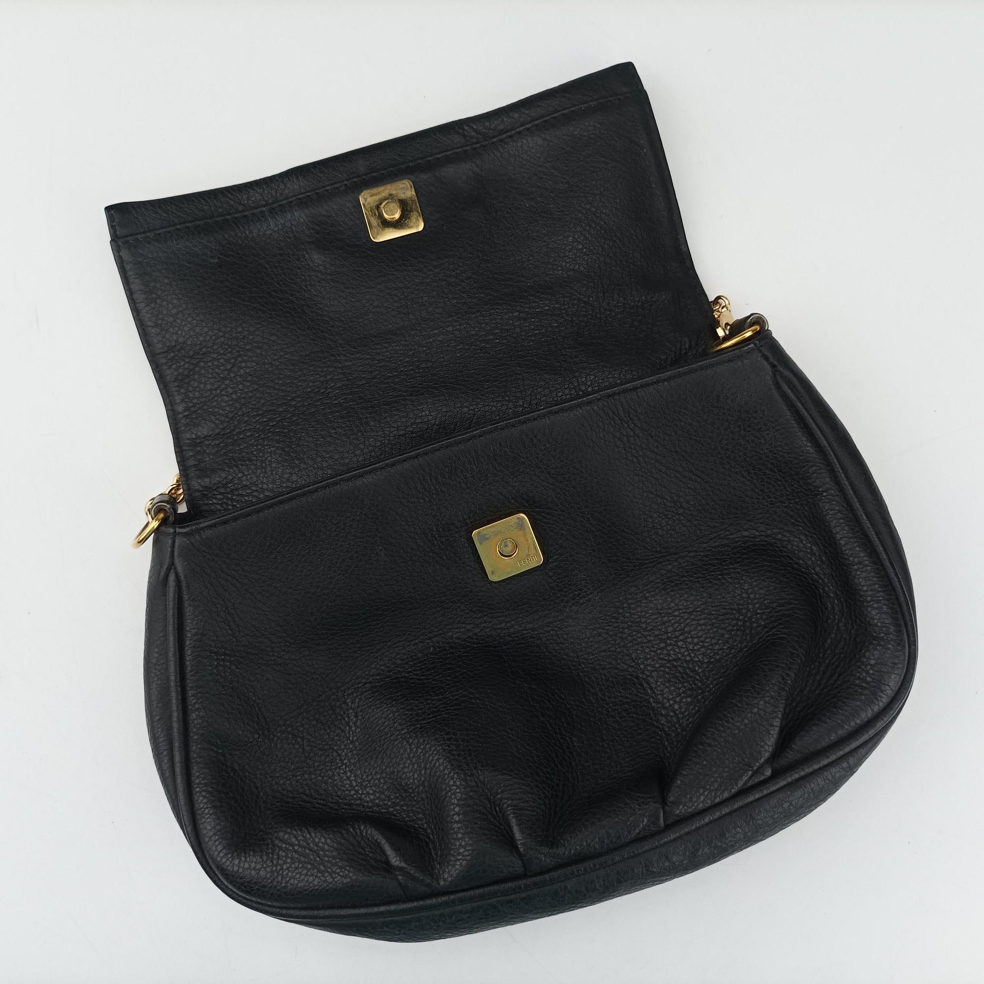 Pre-owned Fendi Fendista Pochette Black Leather 8M0276 shoulderbag | stylenewstar