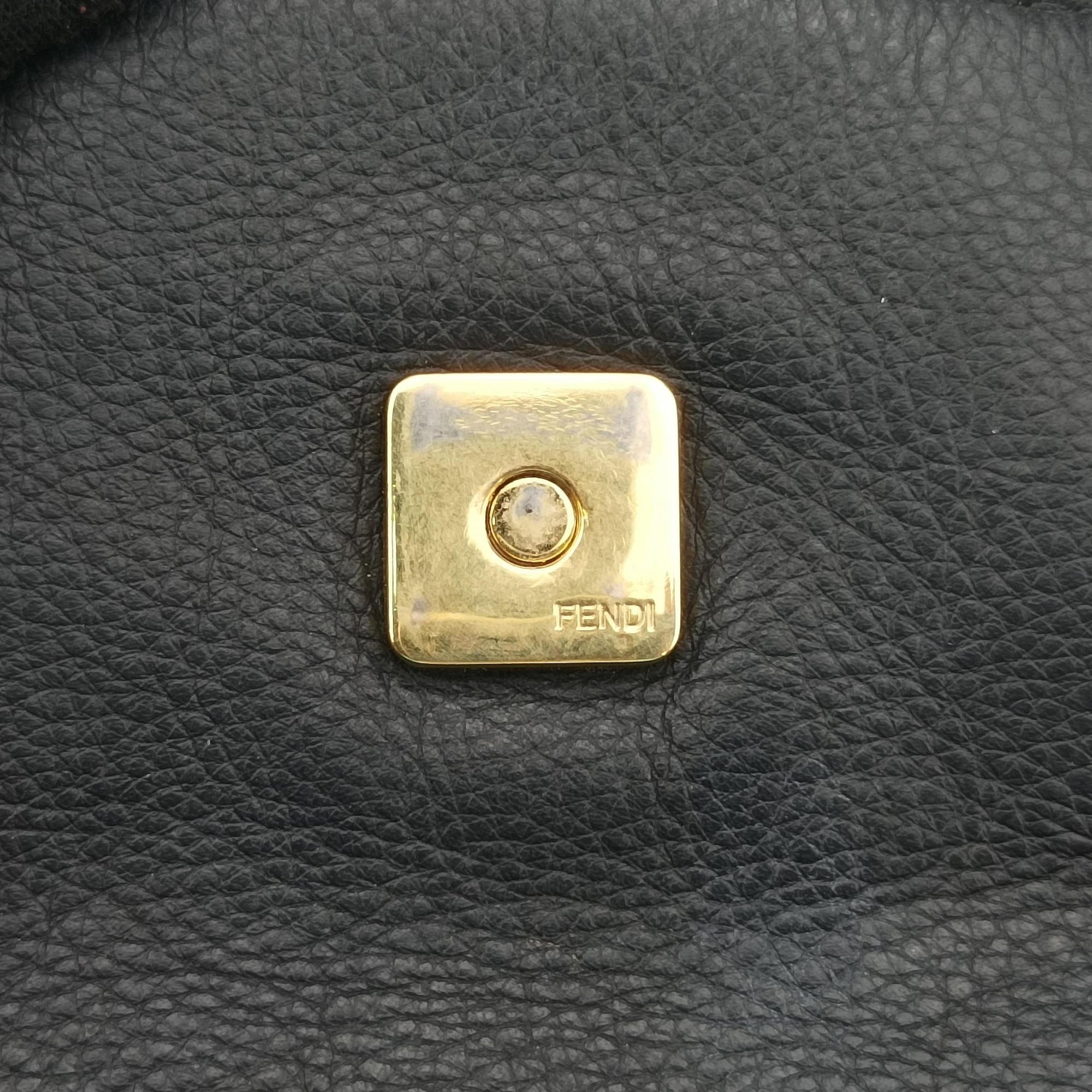 Pre-owned Fendi Fendista Pochette Black Leather 8M0276 shoulderbag | stylenewstar