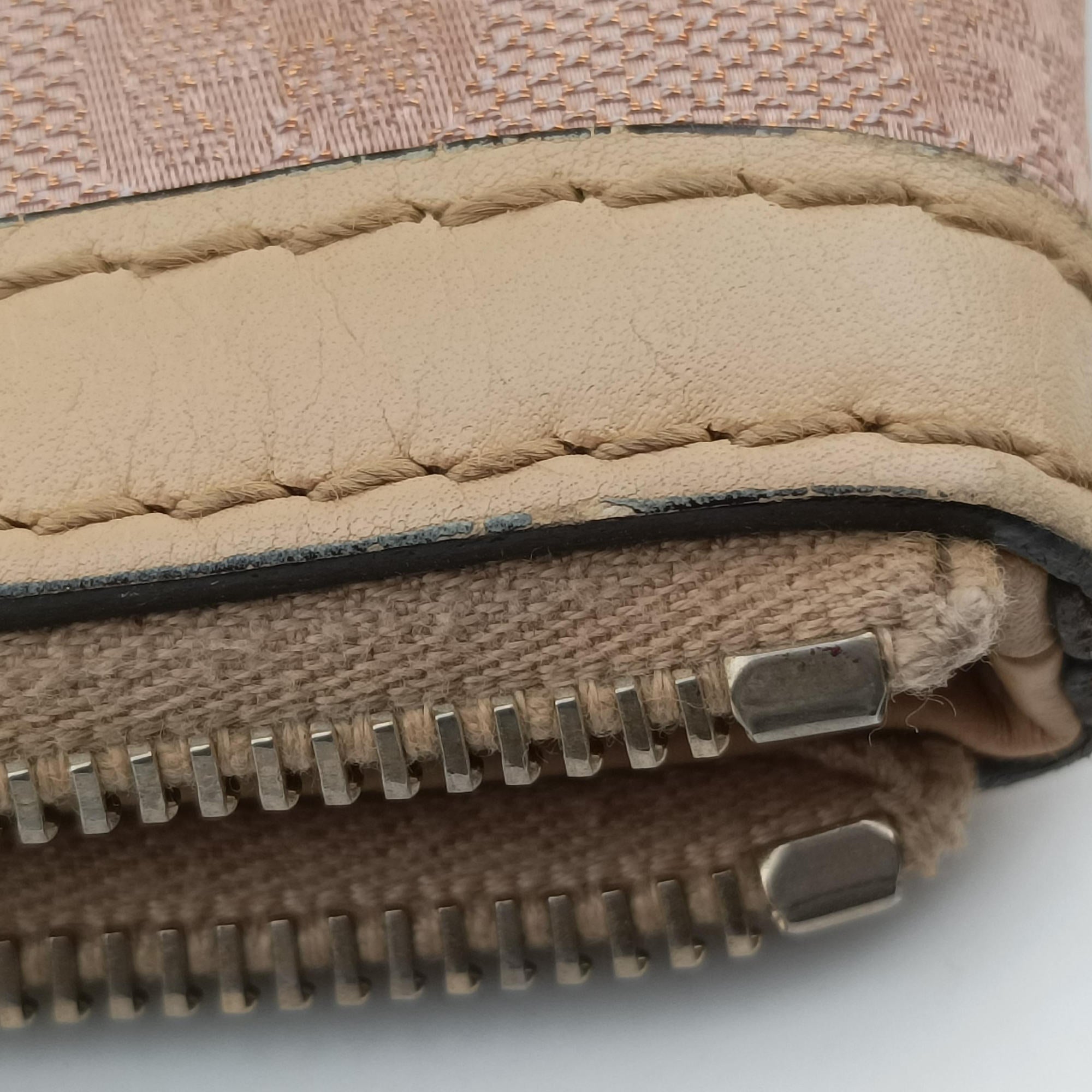 Secondhand Gucci Lovely Pink Canvas×Leather 257068 shoulderbag | stylenewstar