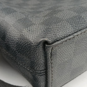 Pre-owned Louis Vuitton Porte Documents Jour Noir Damier Graphite N48224 shoulderbag | stylenewstar