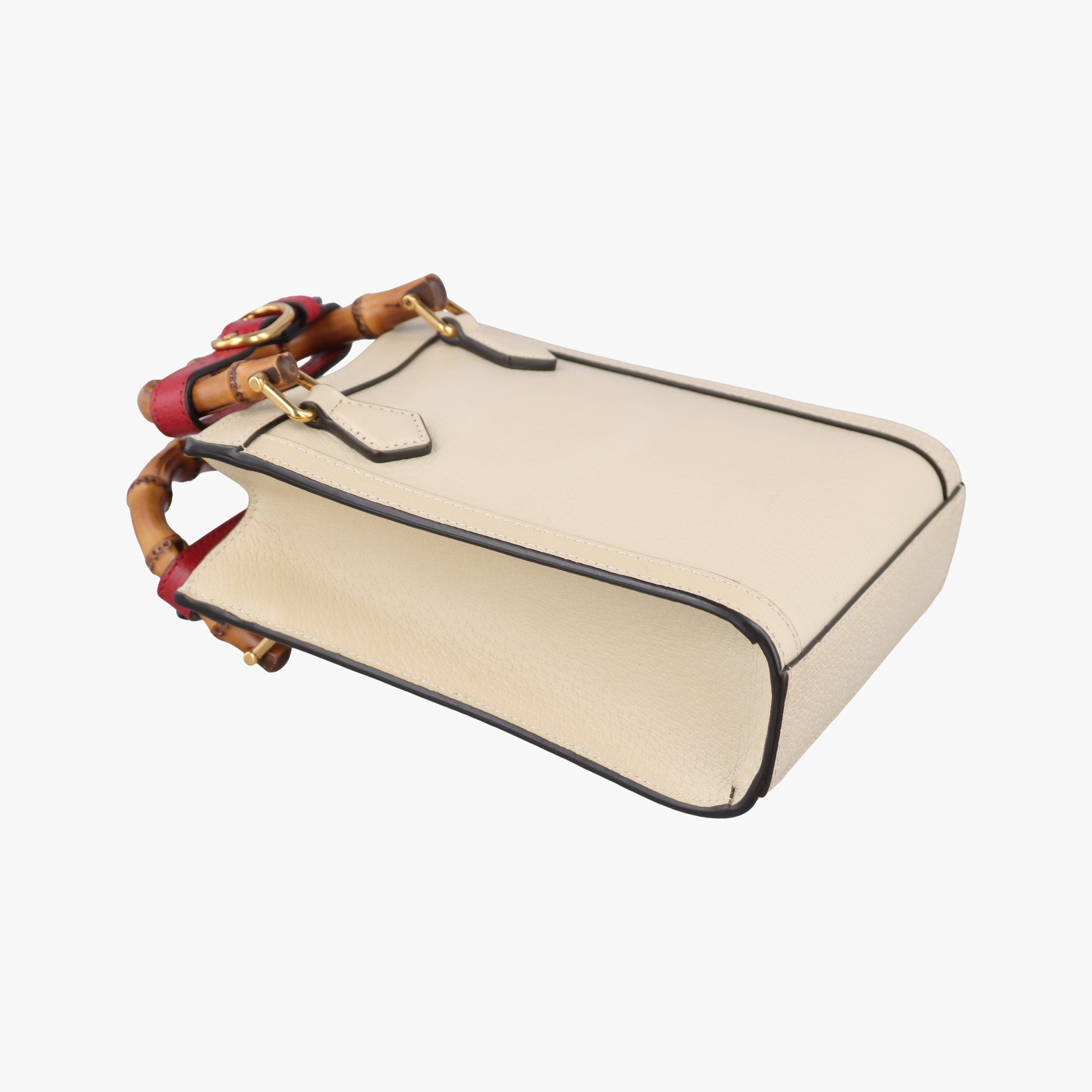Pre-owned Gucci Diana Bamboo White Leather 739079 shoulderbag | stylenewstar