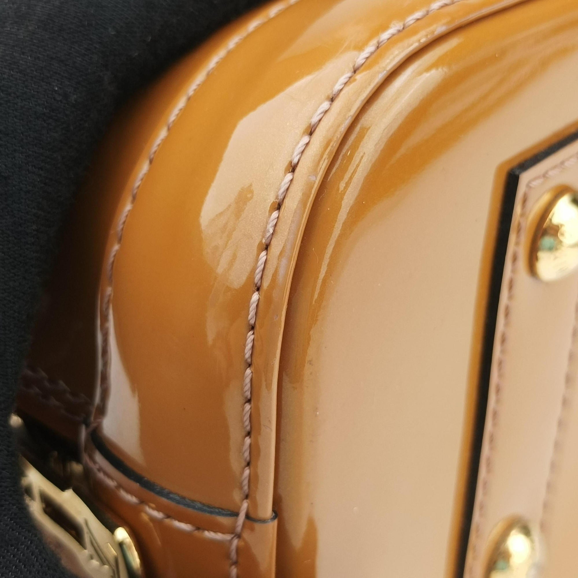 Secondhand Louis Vuitton Alma BB Rose Velours Vernis M91585 shoulderbag | stylenewstar