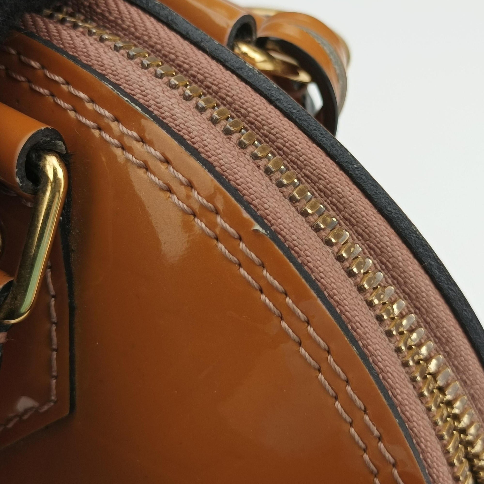 Secondhand Louis Vuitton Alma BB Rose Velours Vernis M91585 shoulderbag | stylenewstar