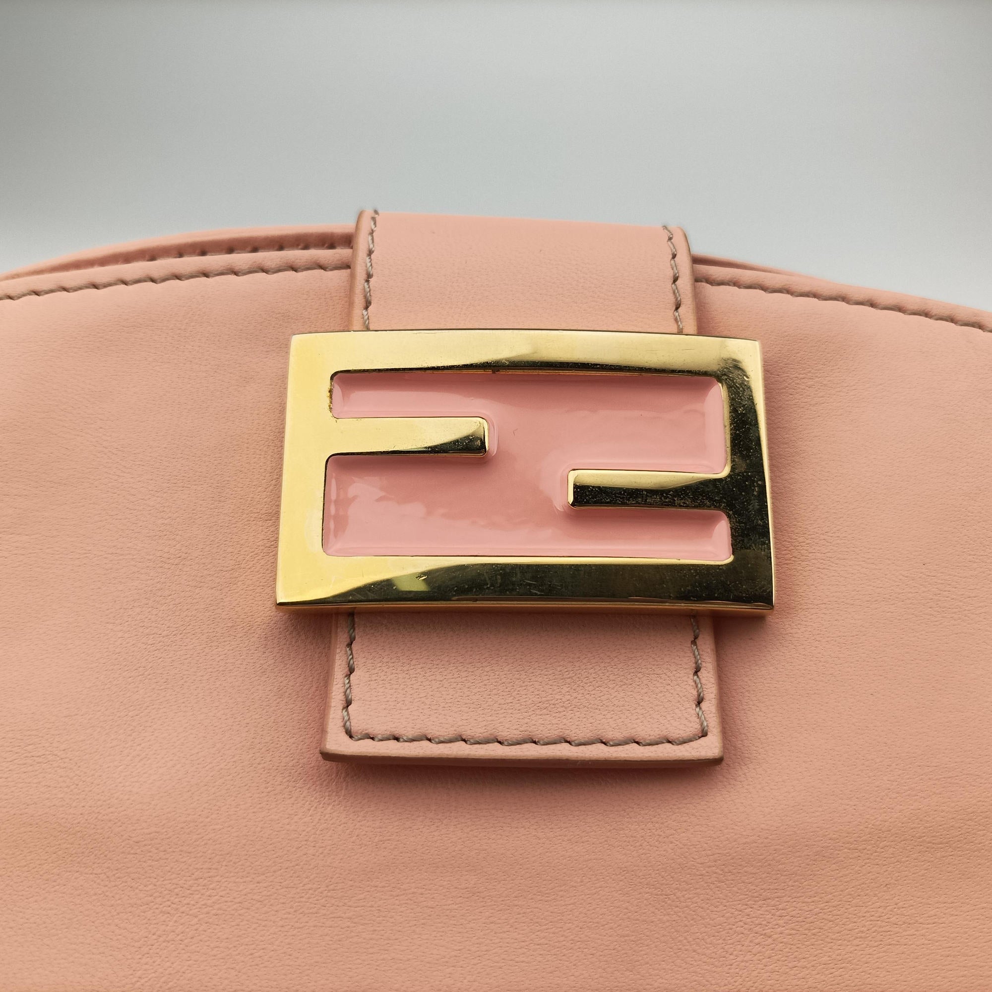 Pre-owned Fendi Mamma Baguette Pink Leather 26725 shoulderbag | stylenewstar
