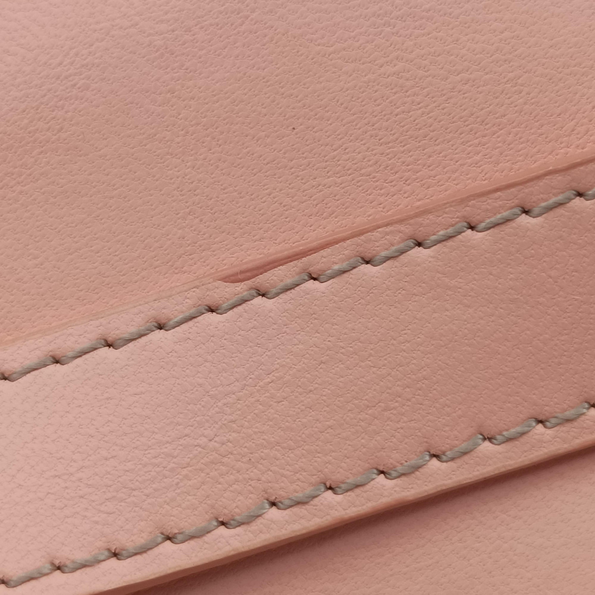 Pre-owned Fendi Mamma Baguette Pink Leather 26725 shoulderbag | stylenewstar