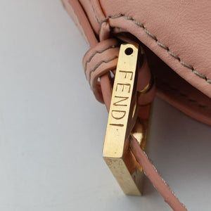Pre-owned Fendi Mamma Baguette Pink Leather 26725 shoulderbag | stylenewstar