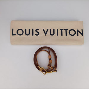 Pre-owned Louis Vuitton Brea MM Beige Poodle Vernis M91755 shoulderbag | stylenewstar