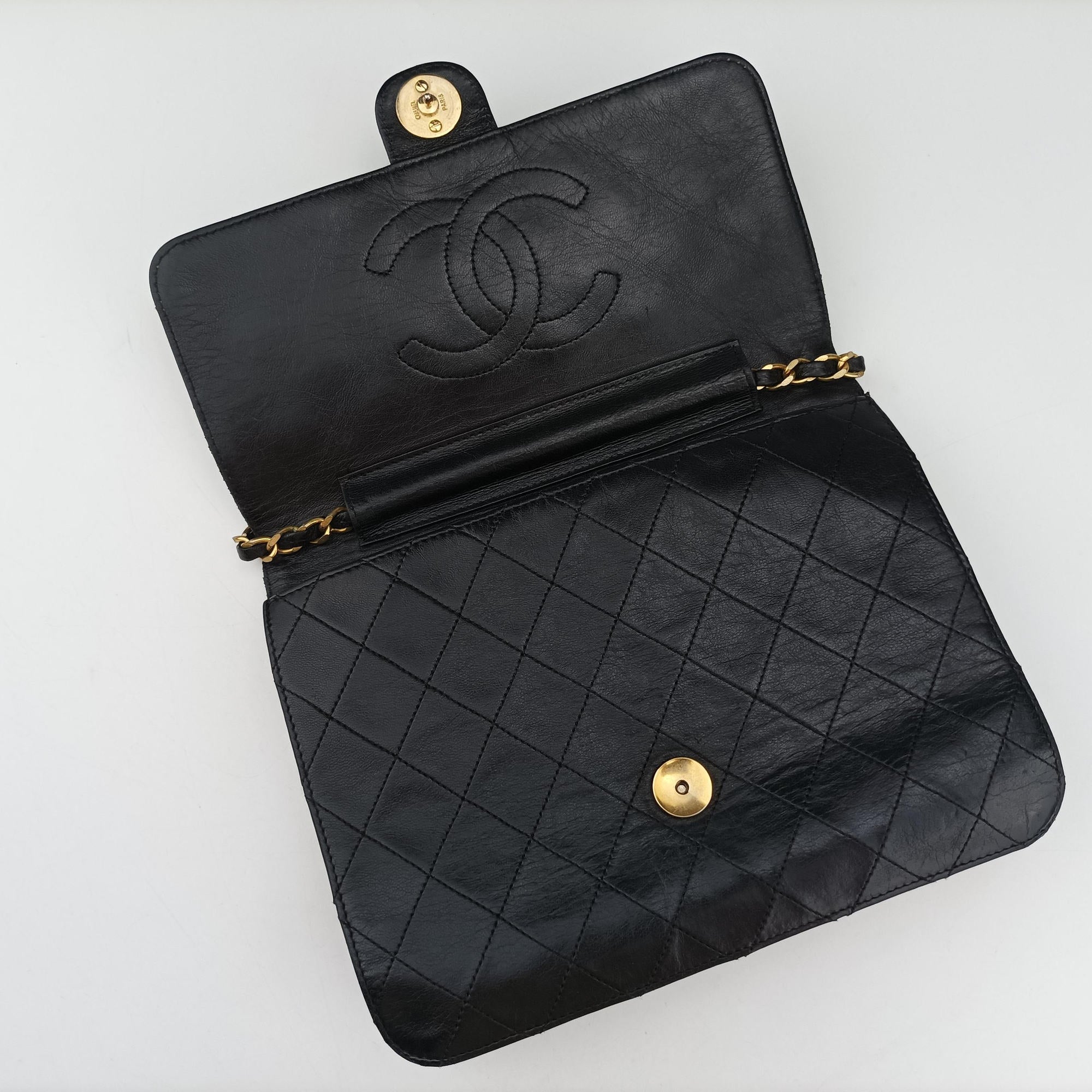 Pre-owned Chanel Matelasse 25 Push Lock Chain Black lambskin A03570 shoulderbag | stylenewstar