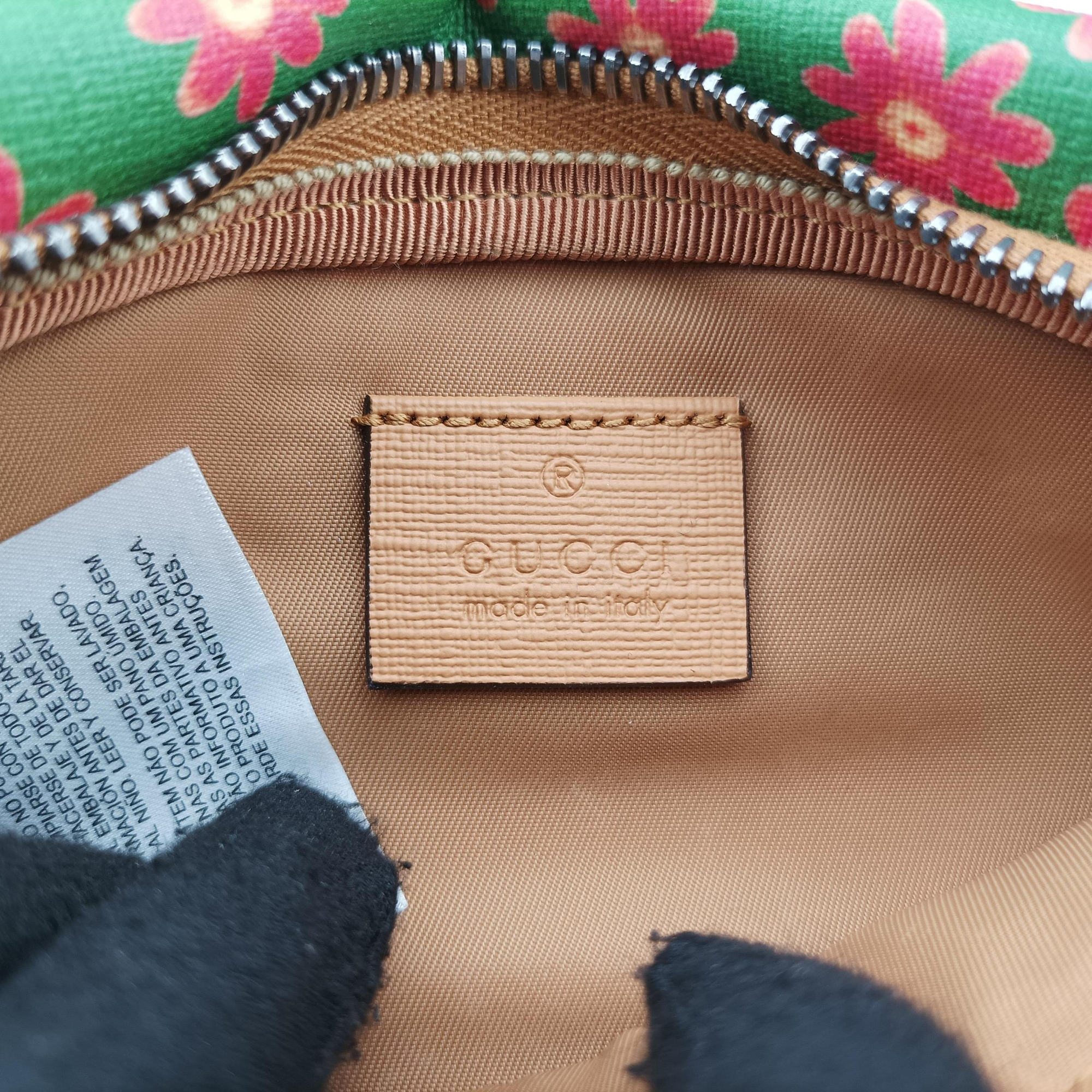 Pre-owned Gucci kids GG Top strawberry Print Green × Multi canvas 502095 bum bag/waist bag | stylenewstar