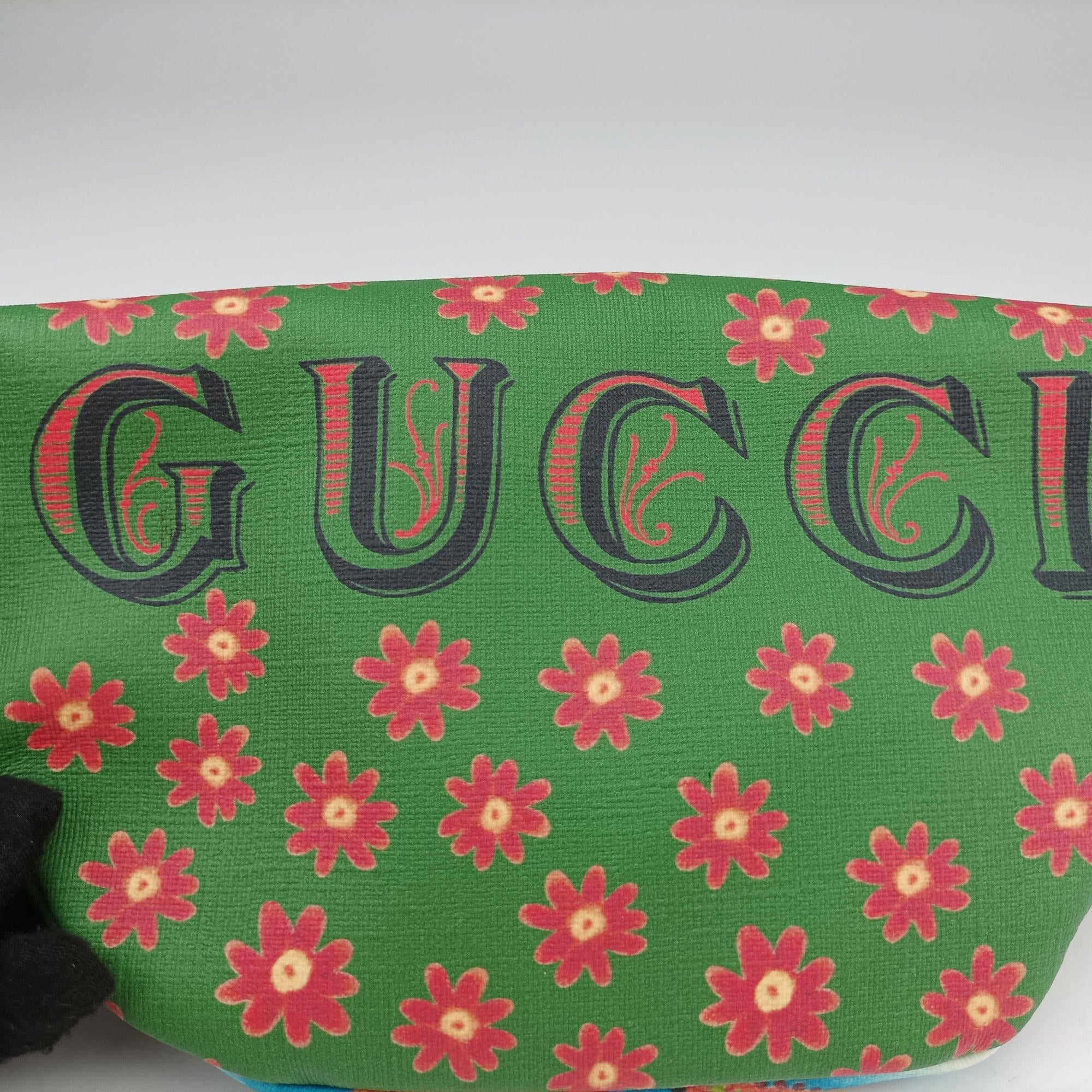 Pre-owned Gucci kids GG Top strawberry Print Green × Multi canvas 502095 bum bag/waist bag | stylenewstar