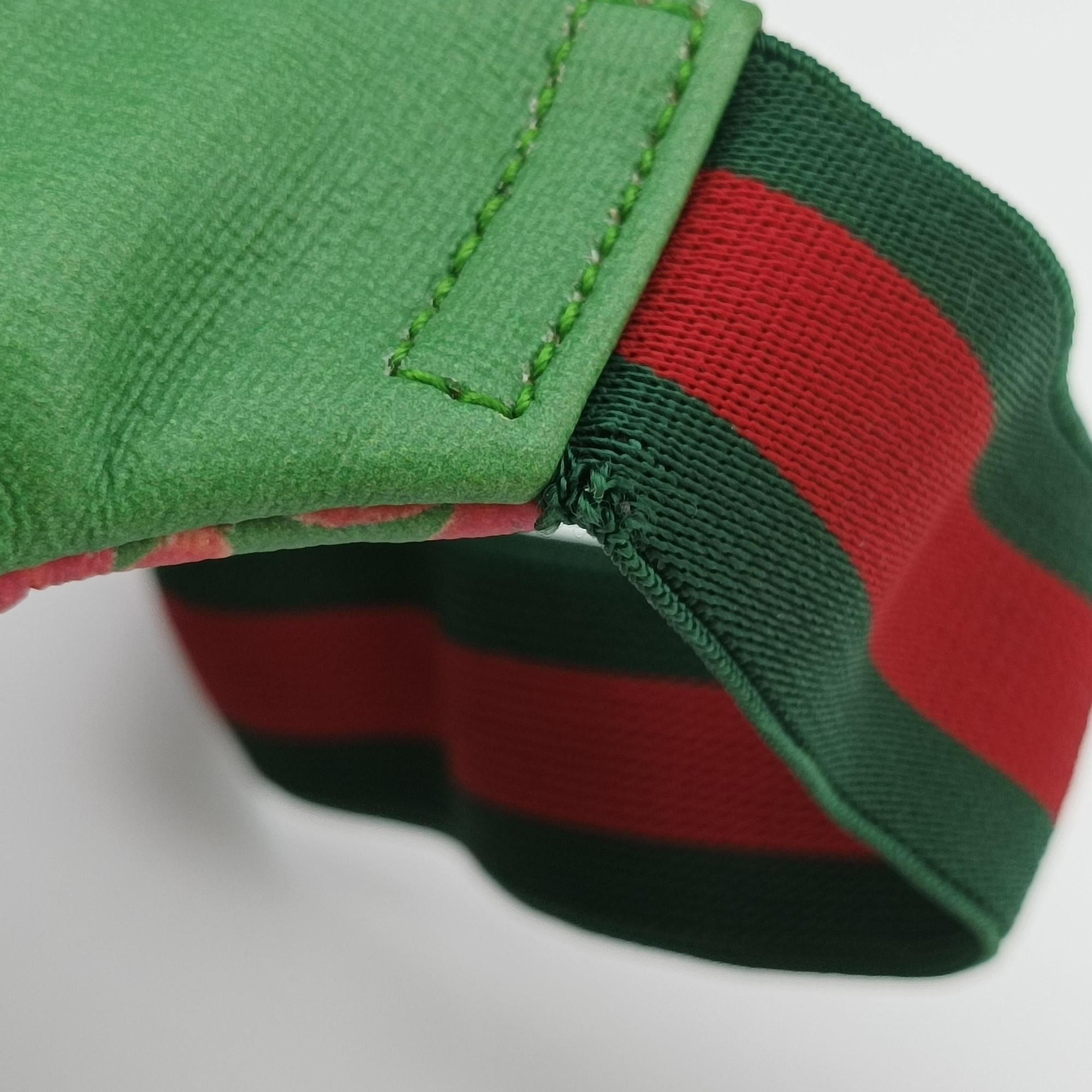 Pre-owned Gucci kids GG Top strawberry Print Green × Multi canvas 502095 bum bag/waist bag | stylenewstar