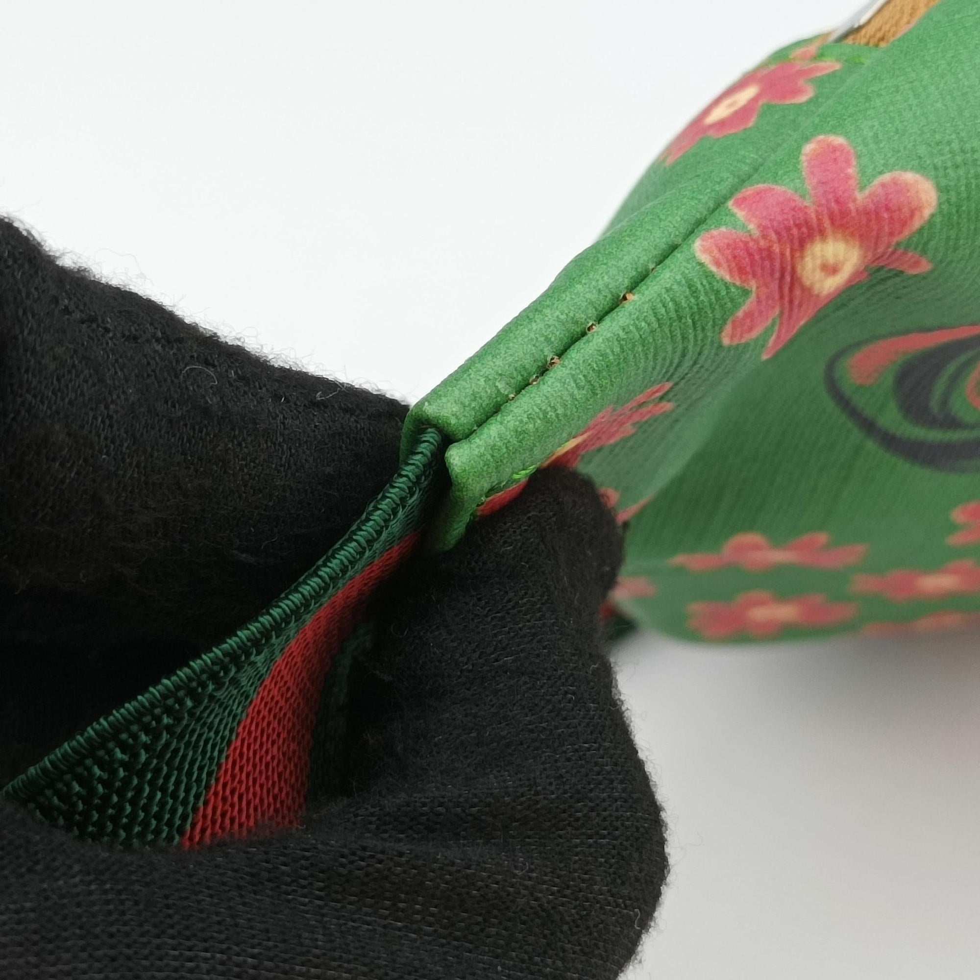 Pre-owned Gucci kids GG Top strawberry Print Green × Multi canvas 502095 bum bag/waist bag | stylenewstar