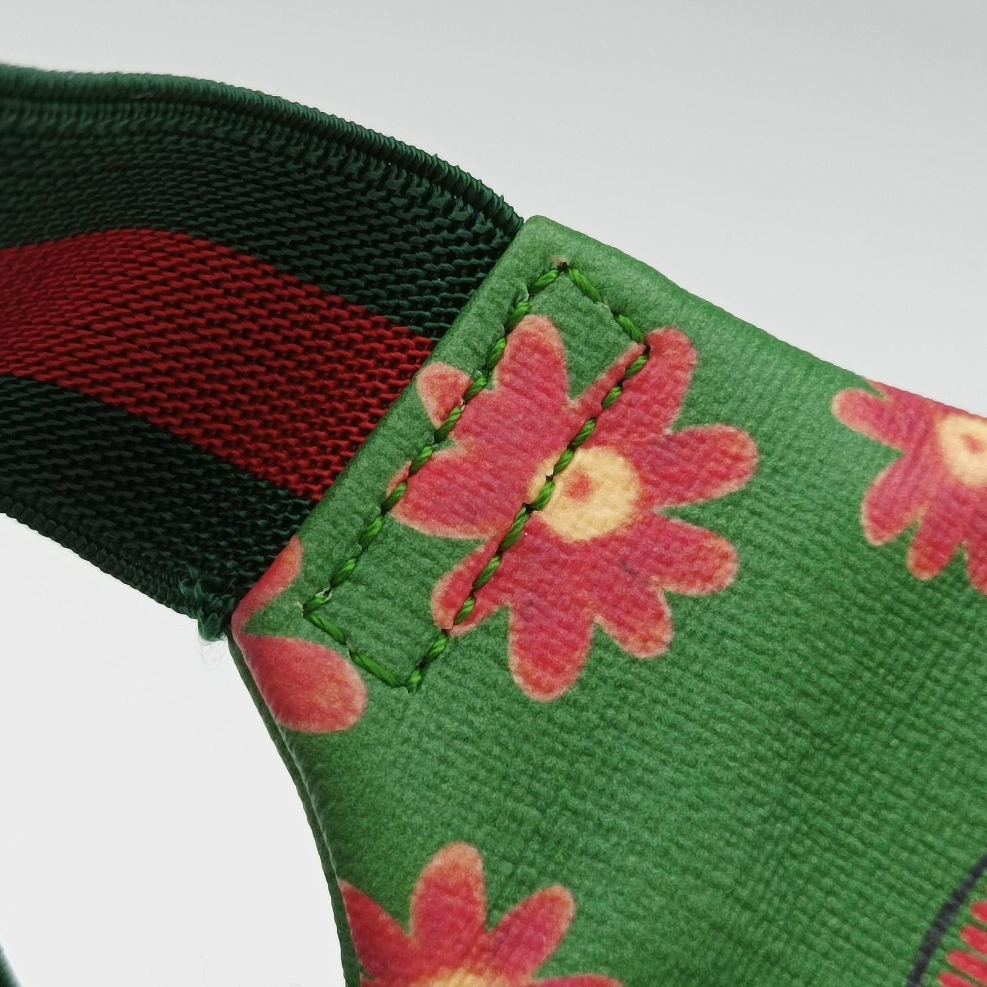 Pre-owned Gucci kids GG Top strawberry Print Green × Multi canvas 502095 bum bag/waist bag | stylenewstar