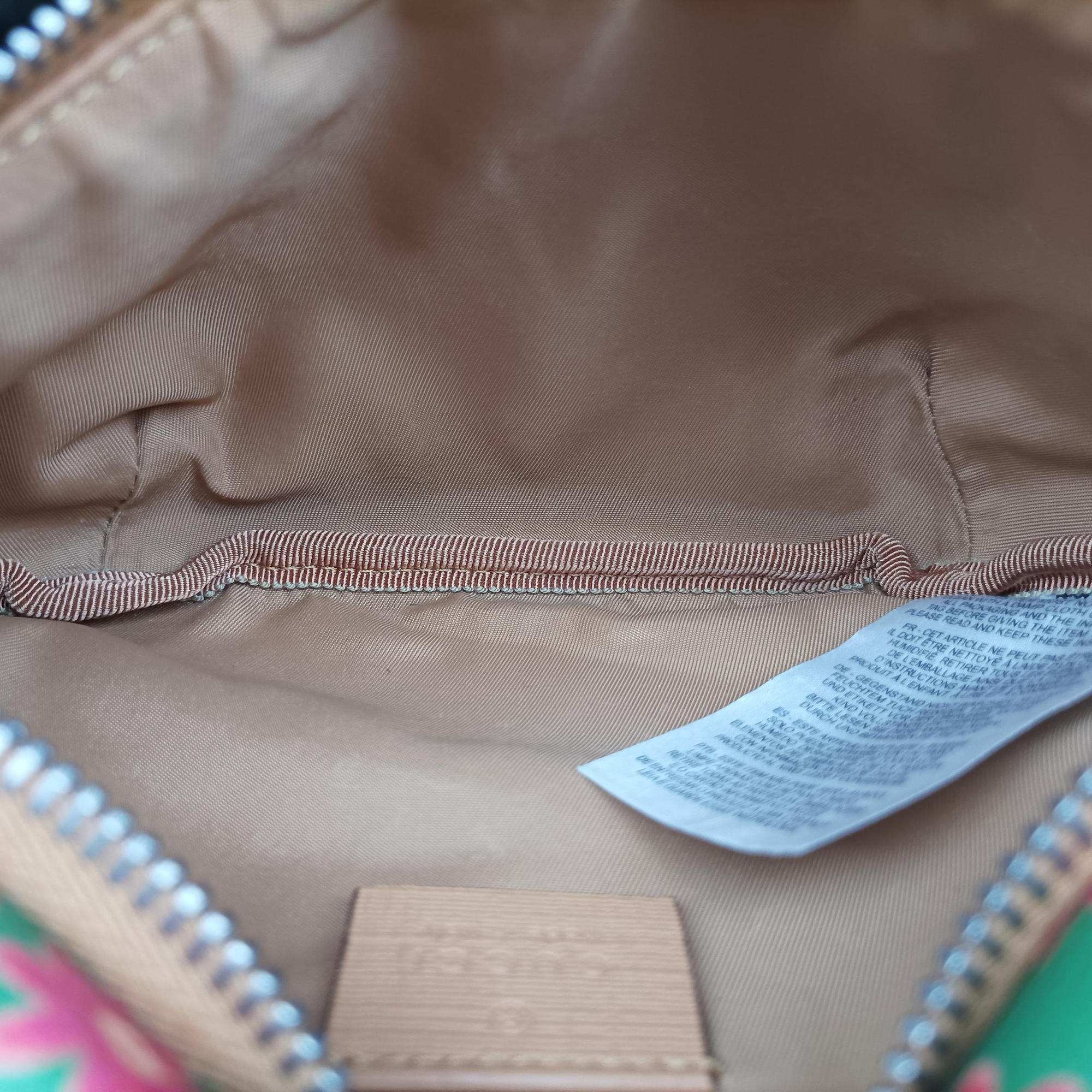 Pre-owned Gucci kids GG Top strawberry Print Green × Multi canvas 502095 bum bag/waist bag | stylenewstar