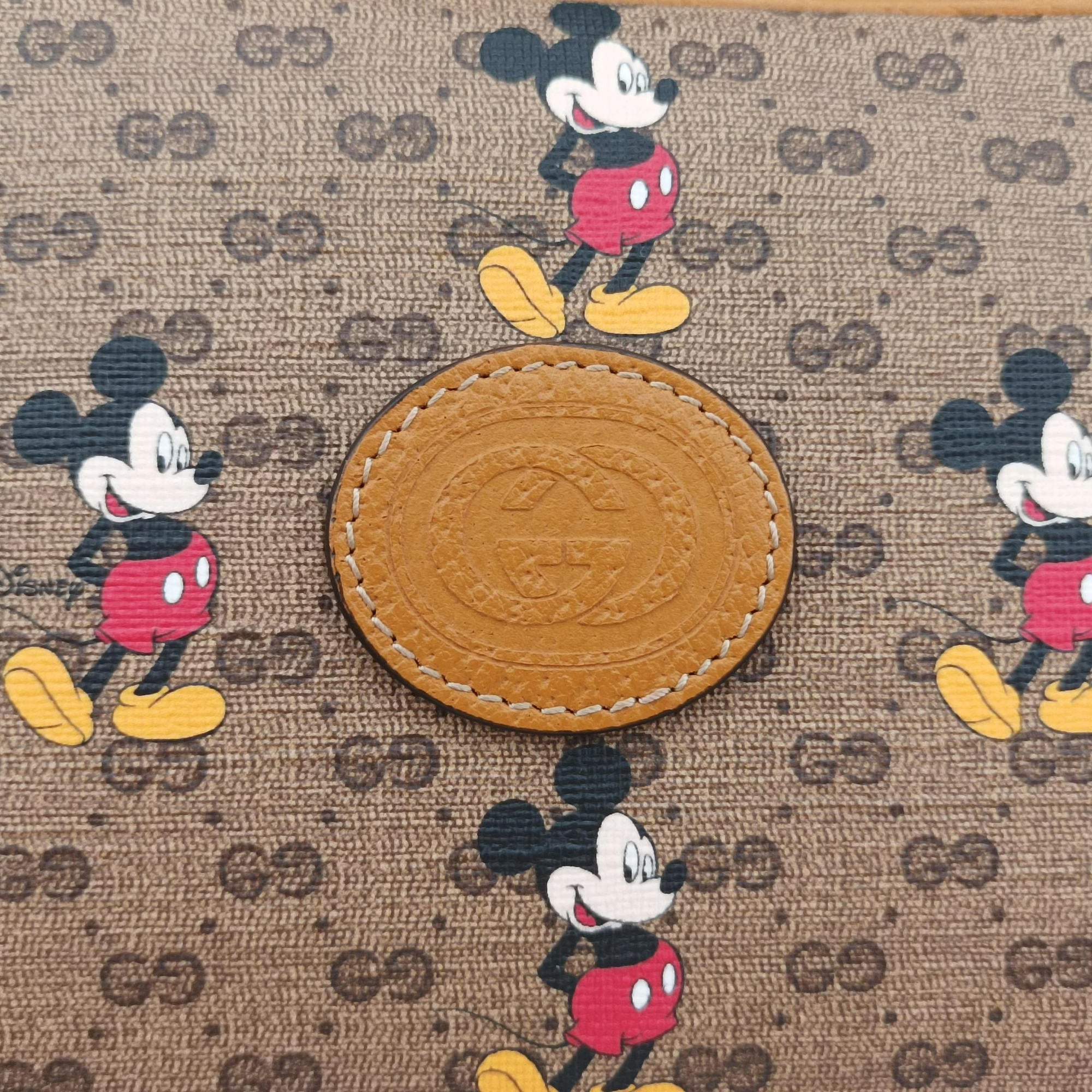Pre-owned Gucci Mickey Mouse Disney collaboration Brown PVC coated canvas×Leather 602536 shoulderbag | stylenewstar