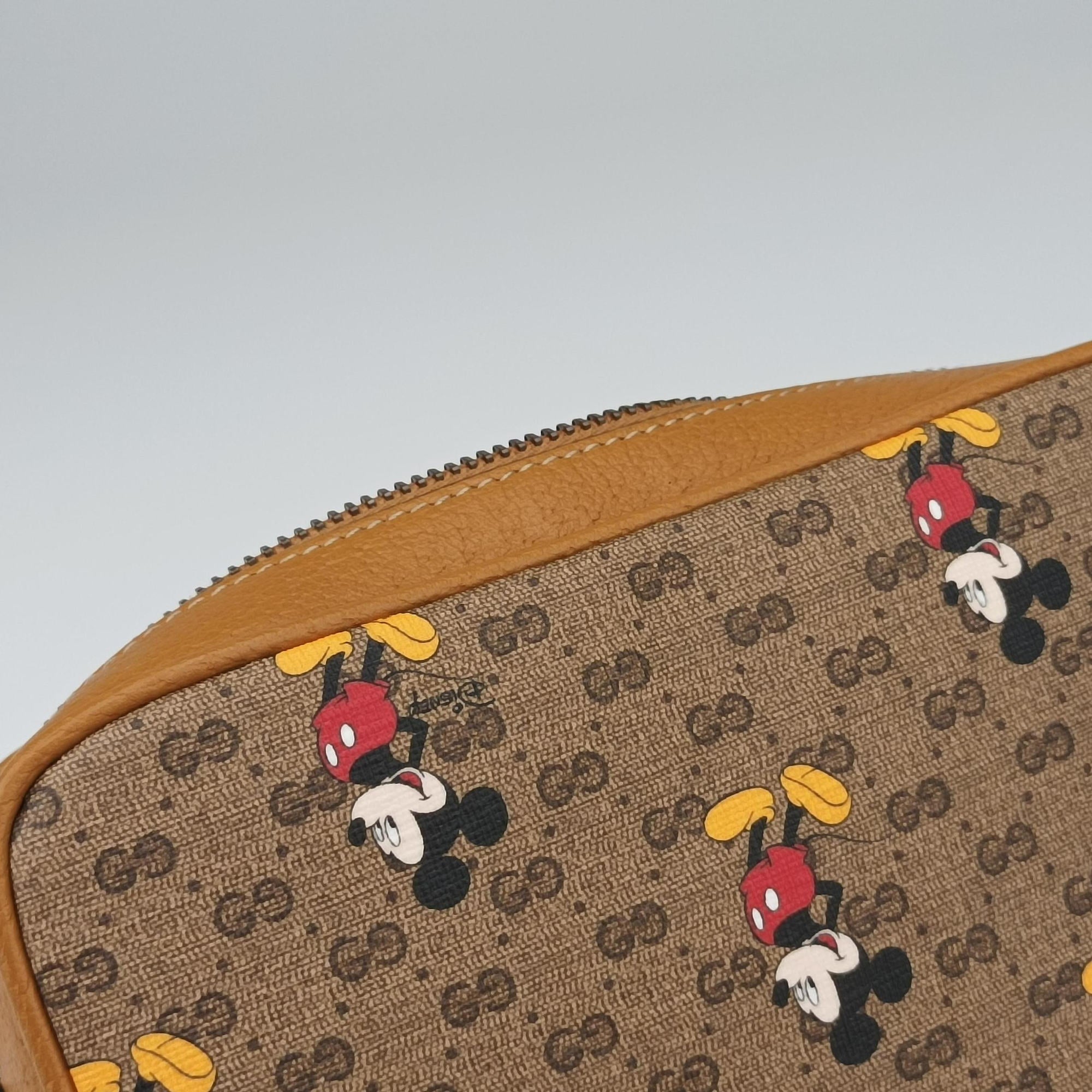 Pre-owned Gucci Mickey Mouse Disney collaboration Brown PVC coated canvas×Leather 602536 shoulderbag | stylenewstar
