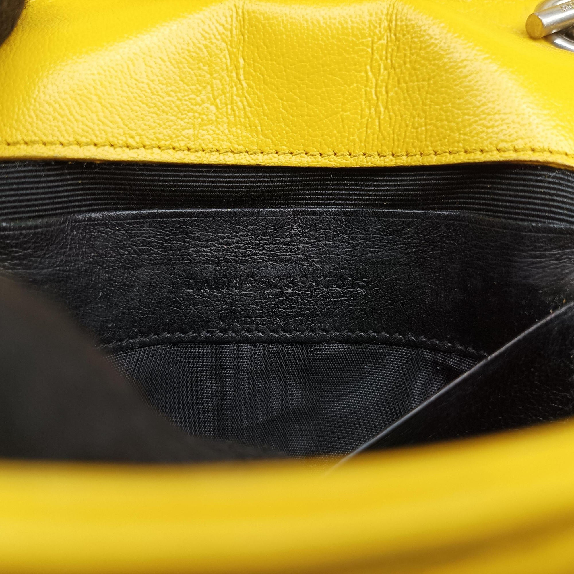 Pre-owned Yves Saint Laurent Baby Chai Yellow Leather 399289 shoulderbag | stylenewstar