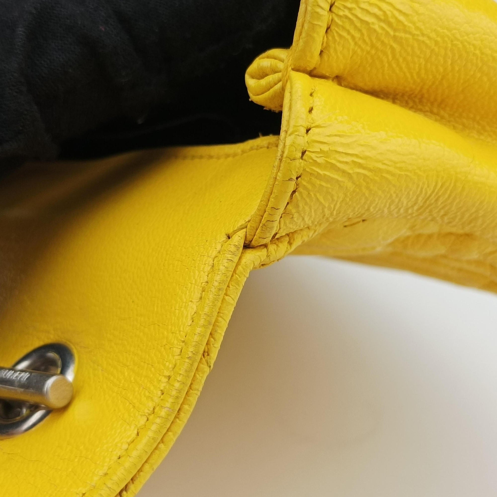 Pre-owned Yves Saint Laurent Baby Chai Yellow Leather 399289 shoulderbag | stylenewstar