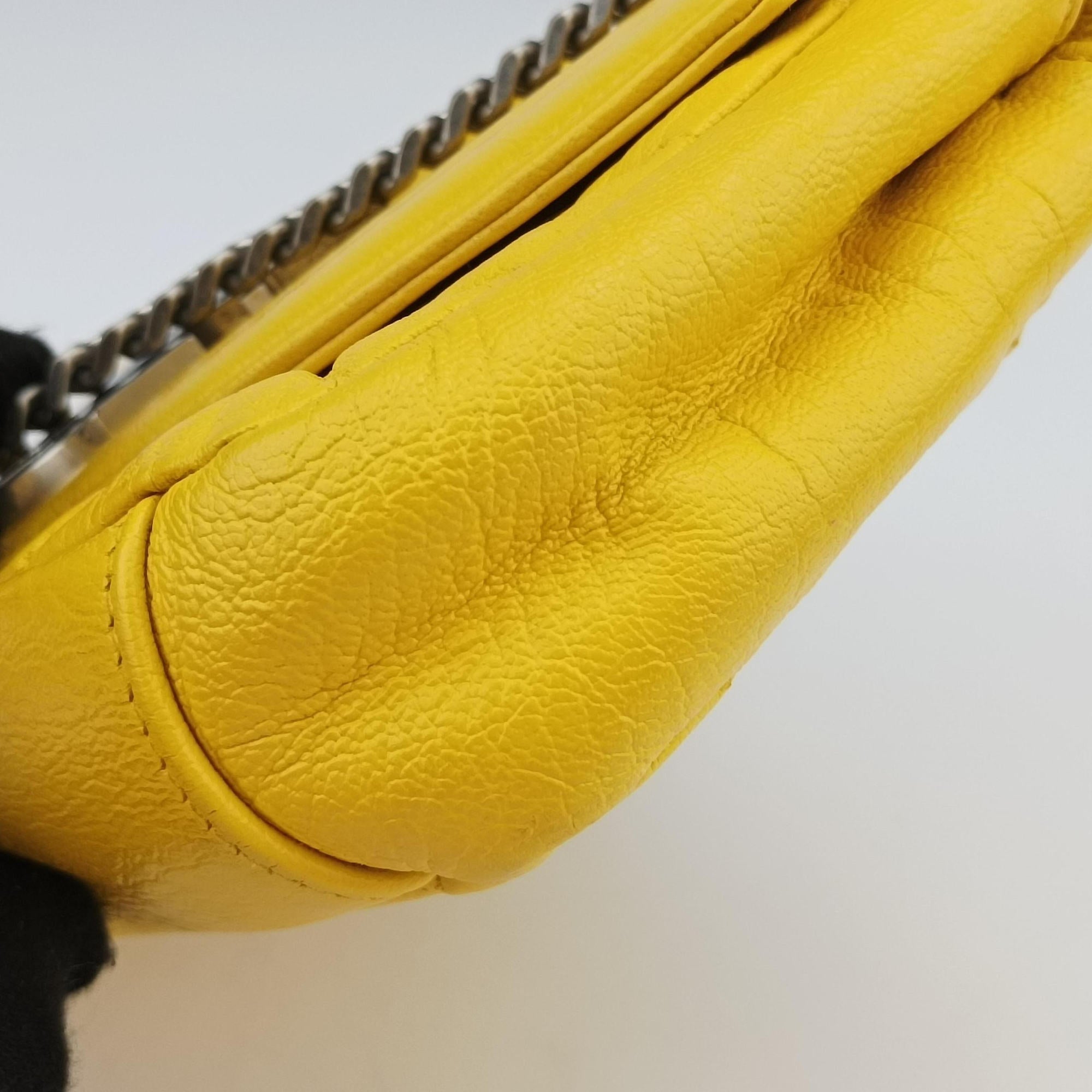 Pre-owned Yves Saint Laurent Baby Chai Yellow Leather 399289 shoulderbag | stylenewstar