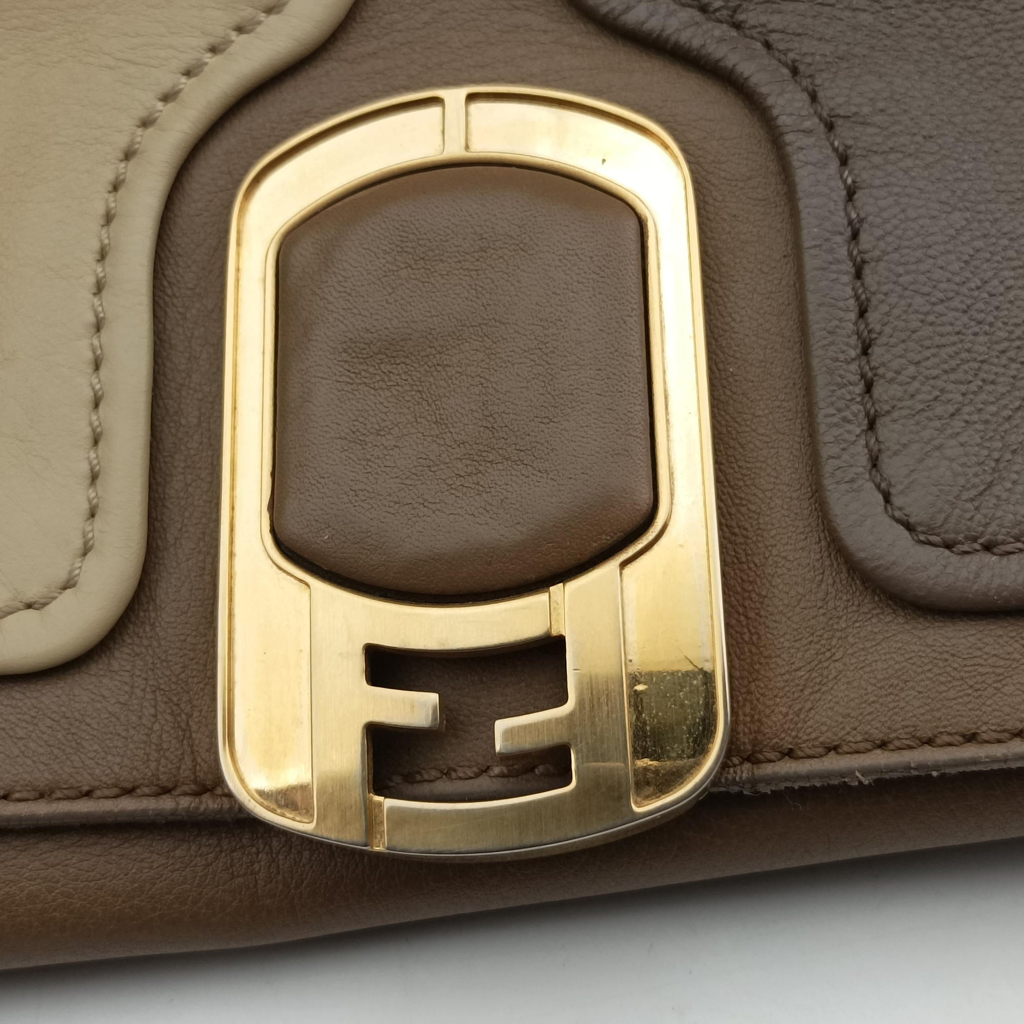 Pre-owned Fendi Silvana Brown × Beige Leather 8BT189 shoulderbag | stylenewstar