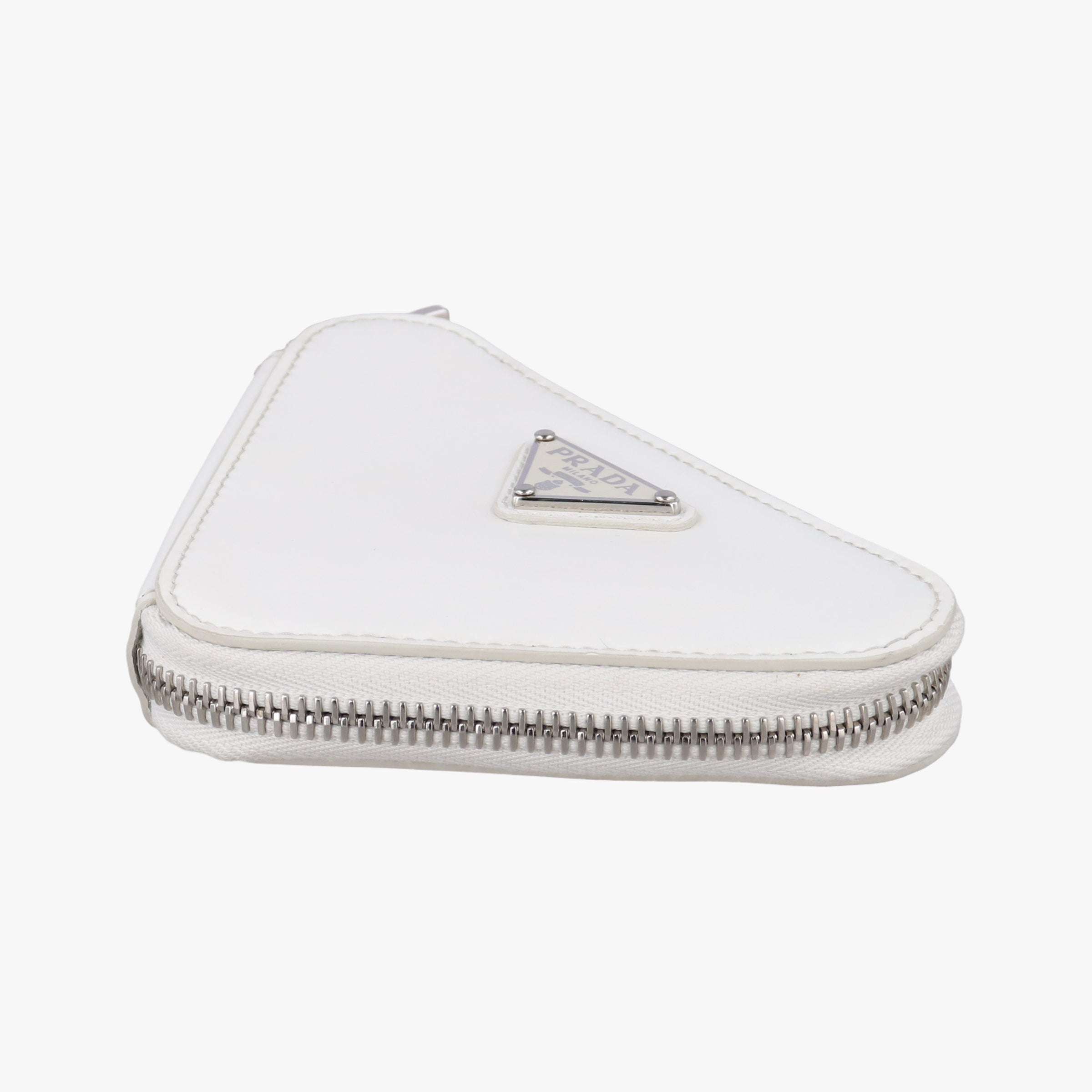Pre-owned Prada Triangle Chain Pouch White Leather  shoulderbag | stylenewstar