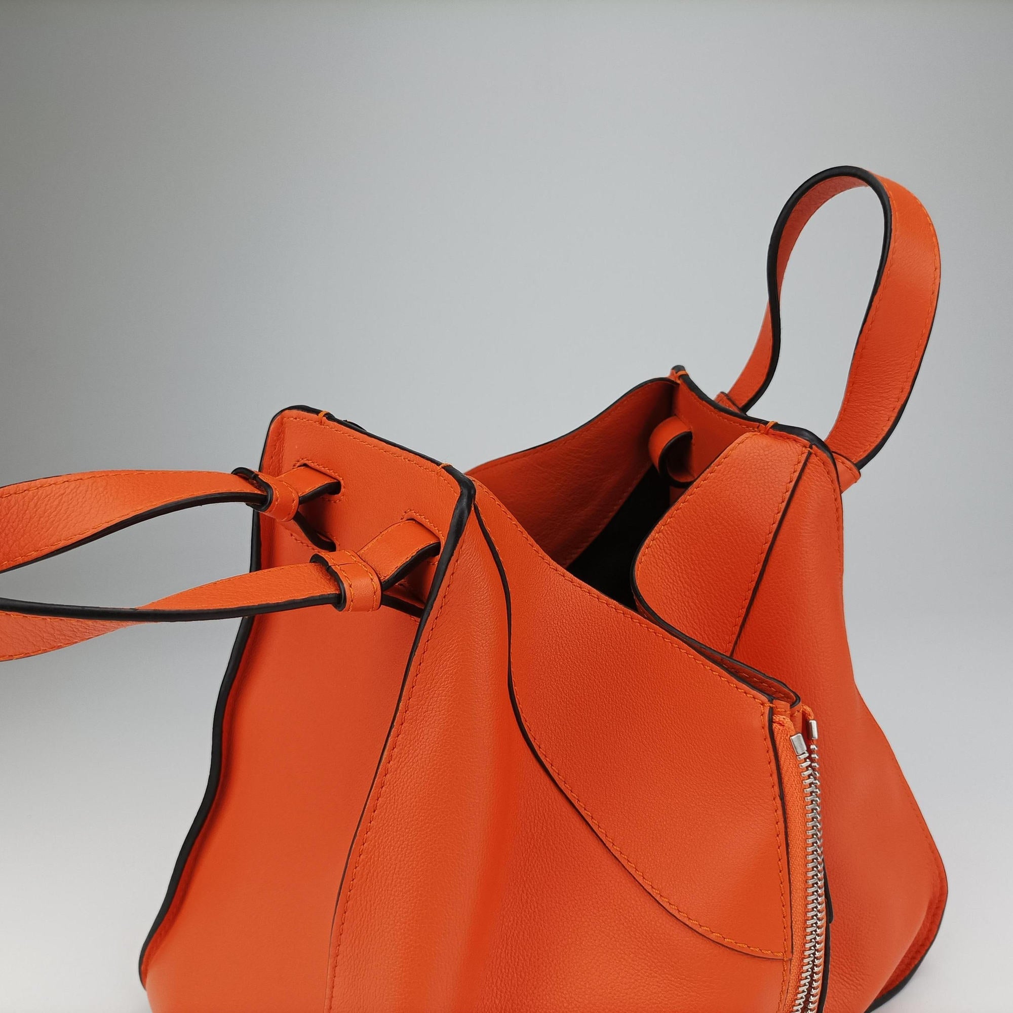 Pre-owned Loewe hammock Orange leather  shoulderbag | stylenewstar