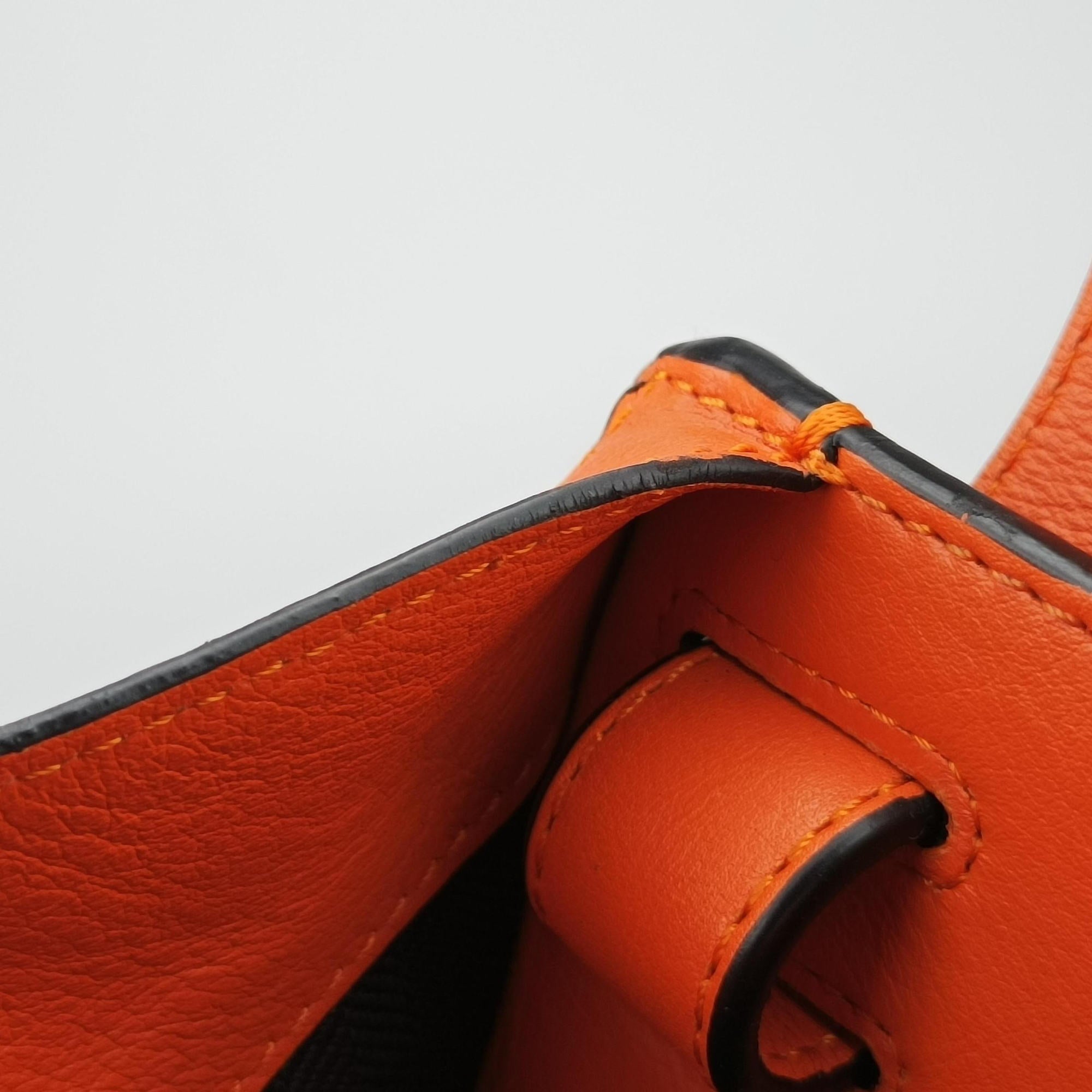 Pre-owned Loewe hammock Orange leather  shoulderbag | stylenewstar