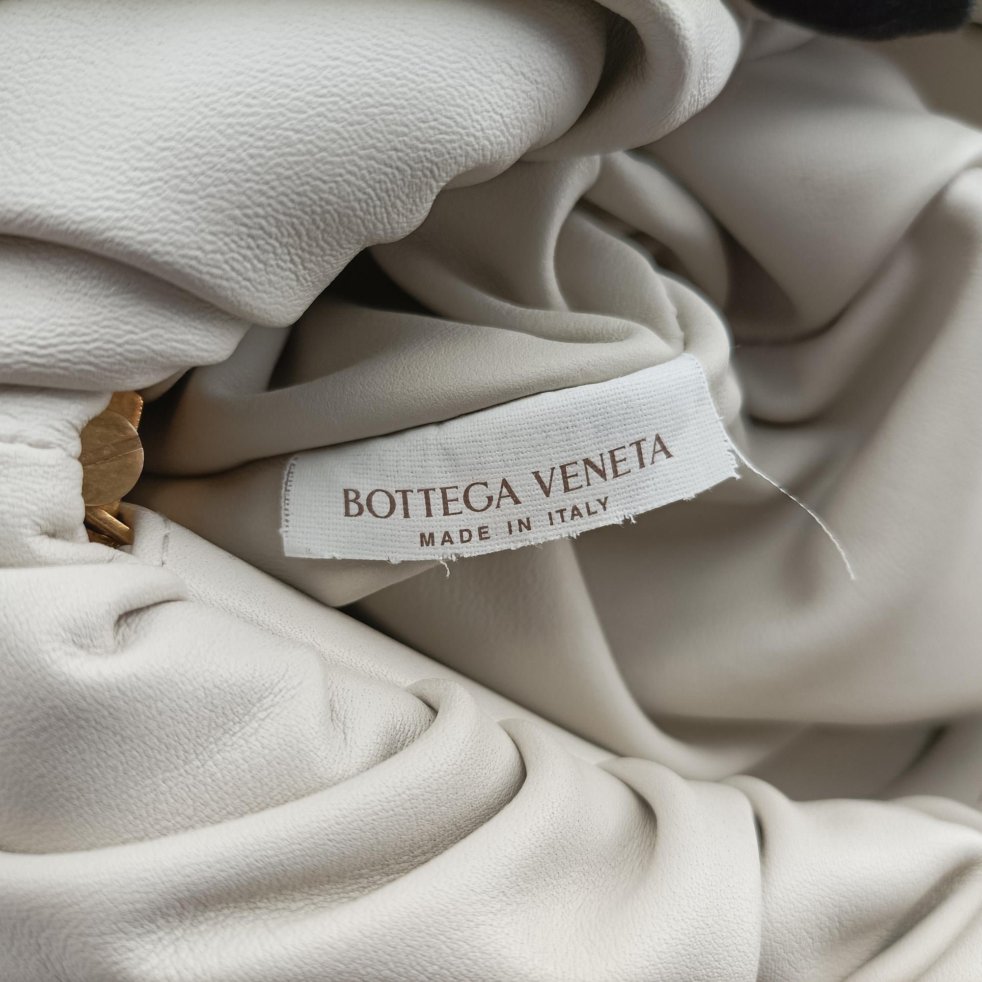 Vintage Bottega Veneta THE Chain Pouch White lambskin  shoulderbag | stylenewstar