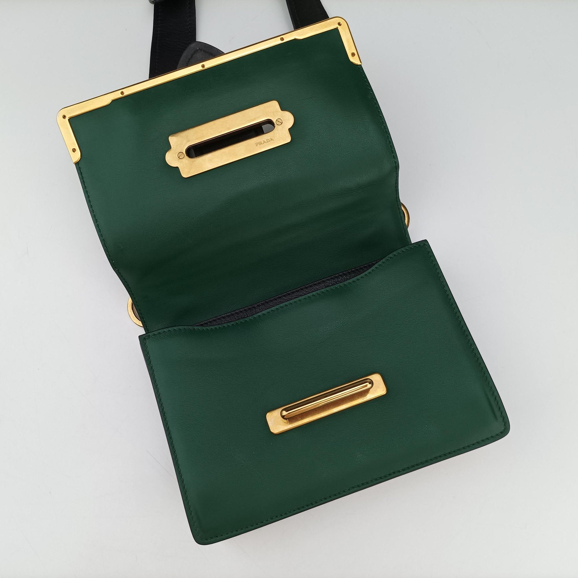 Pre-owned Prada Cahier Green×black Leather 1BD045 shoulderbag | stylenewstar