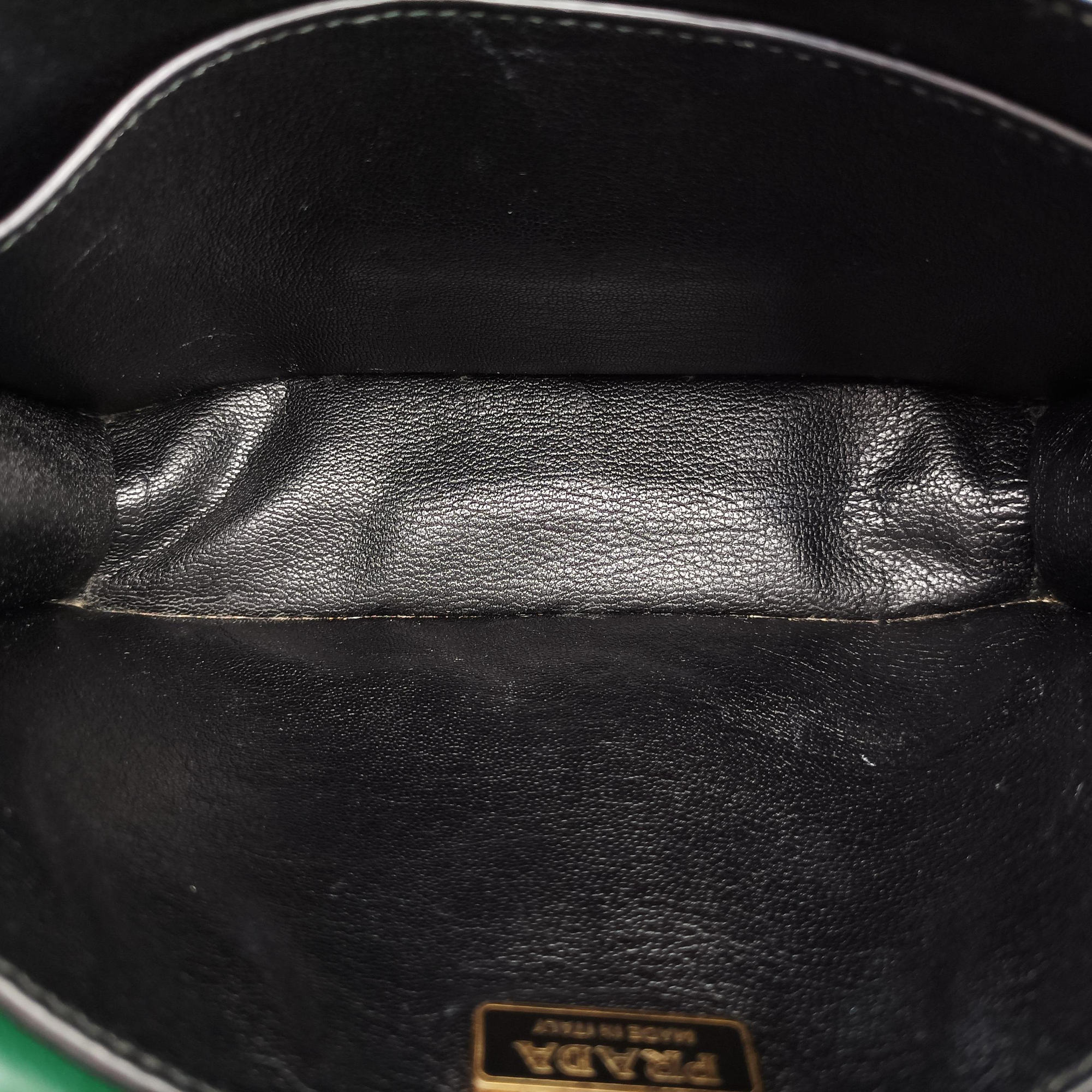Pre-owned Prada Cahier Green×black Leather 1BD045 shoulderbag | stylenewstar