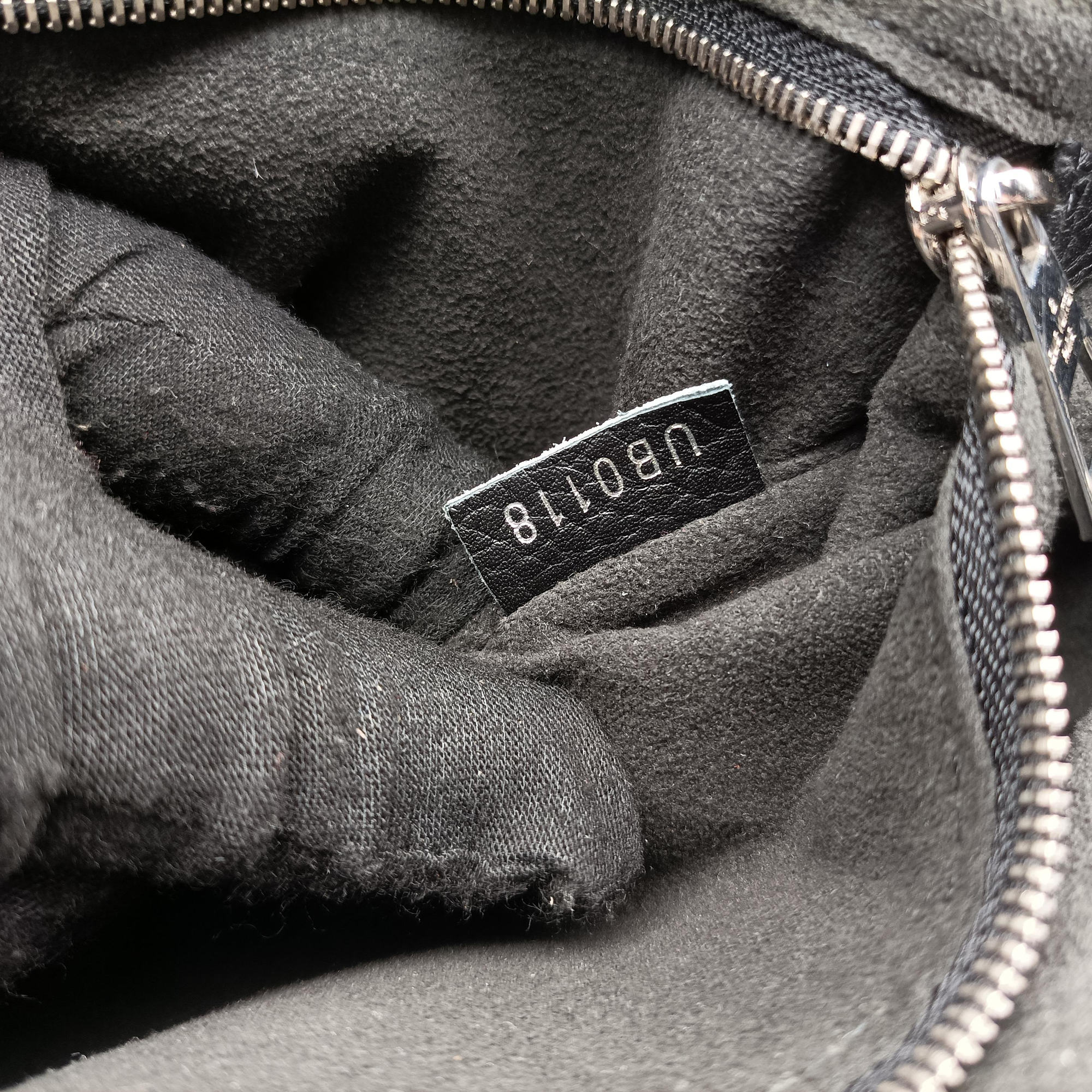 Pre-owned Louis Vuitton Armand Briefcase MM Noir Taurillon leather M54381 shoulderbag | stylenewstar