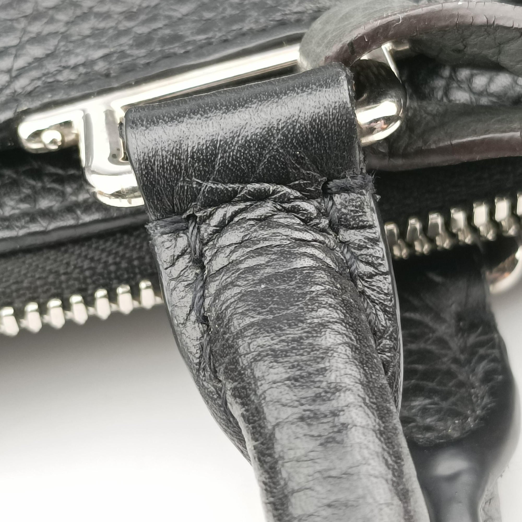 Pre-owned Louis Vuitton Armand Briefcase MM Noir Taurillon leather M54381 shoulderbag | stylenewstar