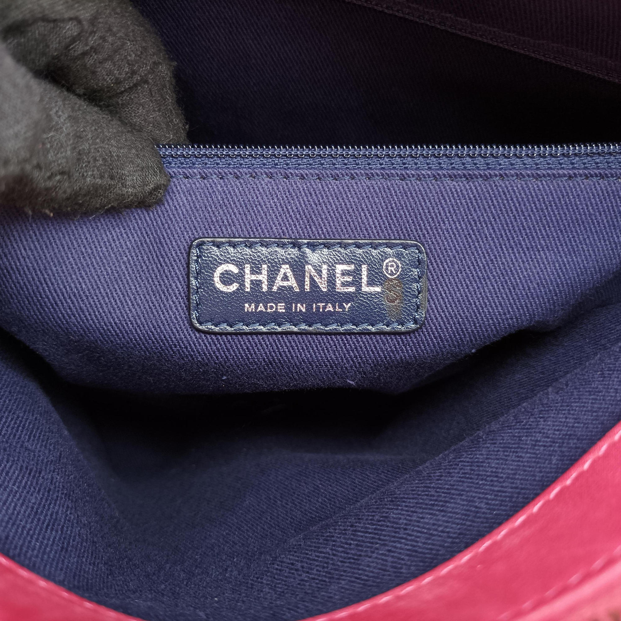 Vintage Chanel Matelasse cocomark Mademoiselle Red Iridescent Calfskin A67389 handbag | stylenewstar