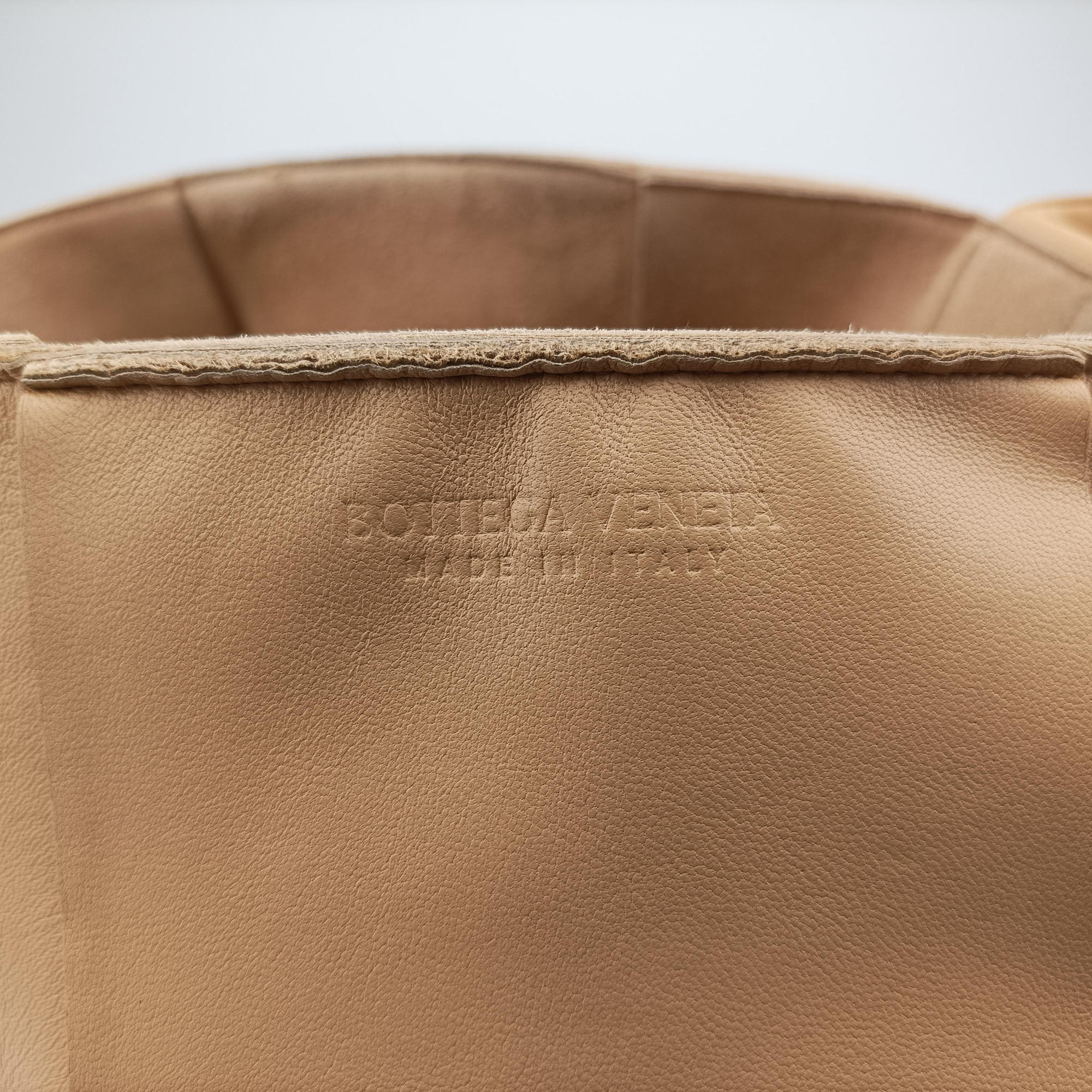 Vintage Bottega Veneta THE ARCO Tote khaki lambskin  handbag | stylenewstar