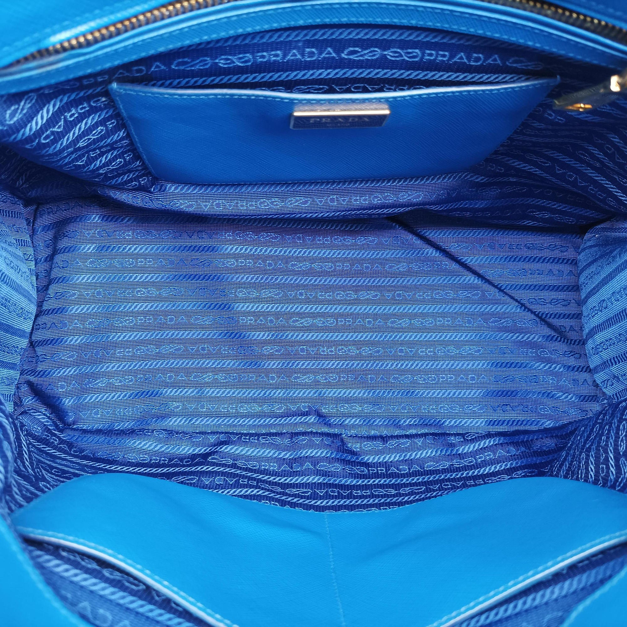 Vintage Prada Galleria Blue SAFFIANO Leather BN1801 handbag | stylenewstar