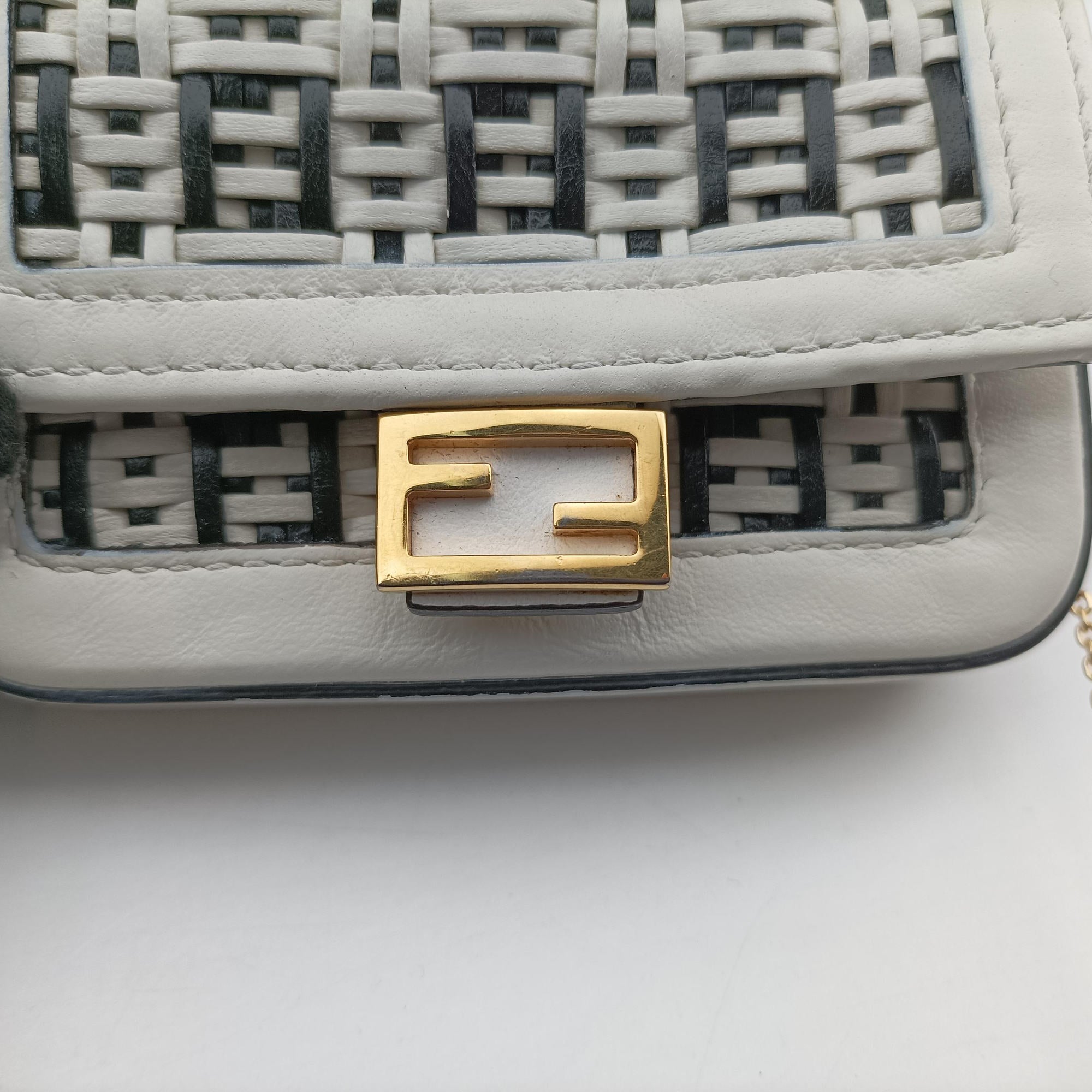 Pre-owned Fendi Nano Baguette Charm Black/White Leather 7AR844 shoulderbag | stylenewstar