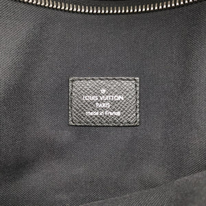 Pre-owned Louis Vuitton SASHA Grey TAIGA M32630 shoulderbag | stylenewstar