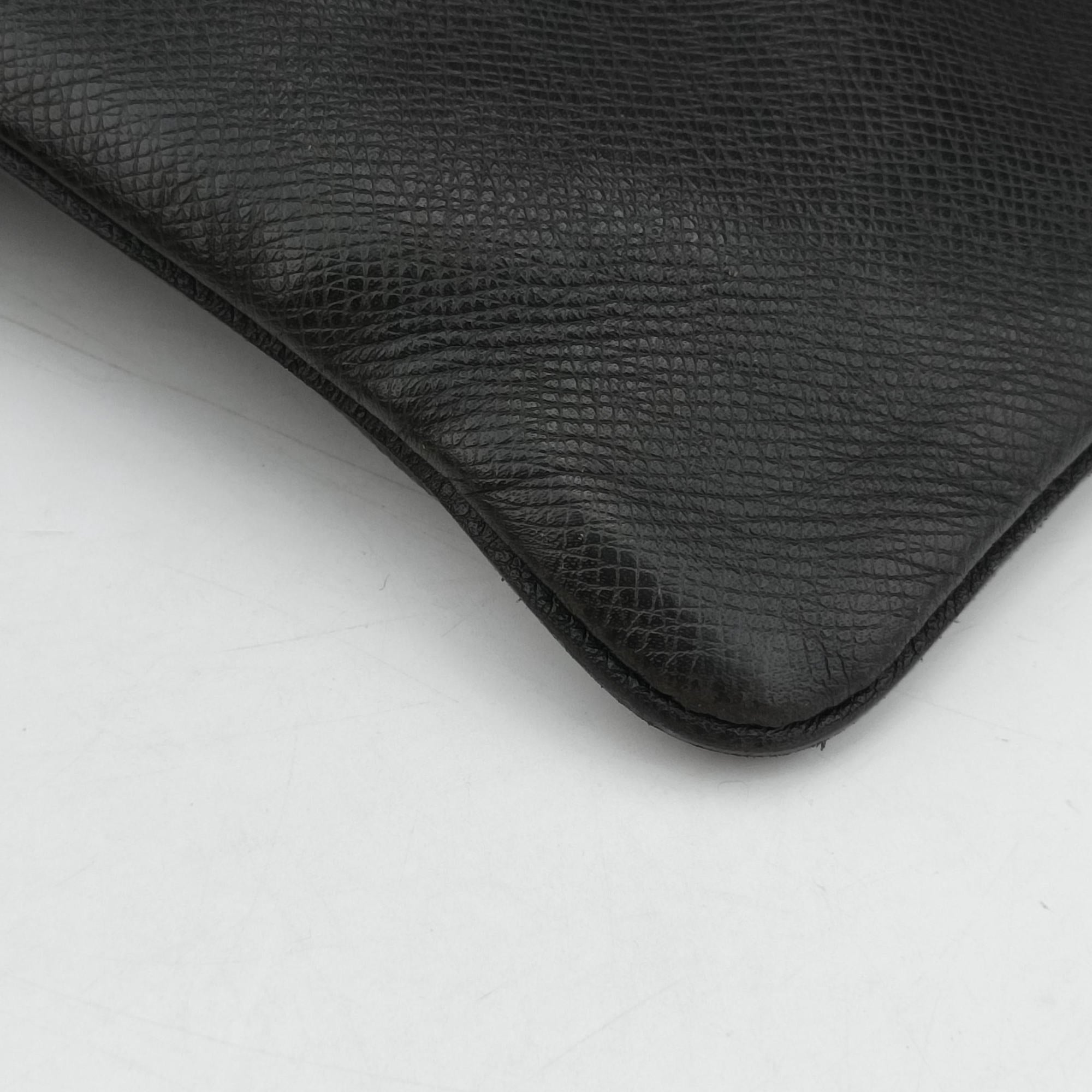Pre-owned Louis Vuitton SASHA Grey TAIGA M32630 shoulderbag | stylenewstar