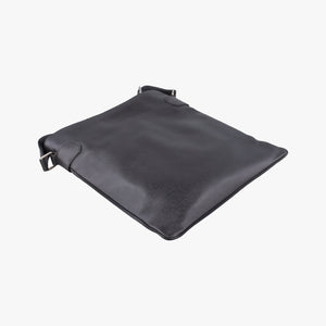 Pre-owned Louis Vuitton SASHA Grey TAIGA M32630 shoulderbag | stylenewstar