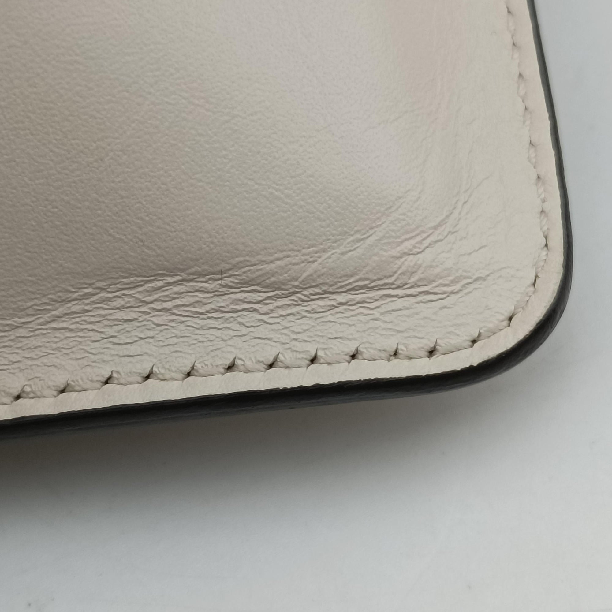 Pre-owned Gucci Broadway Pearl Bee White Leather 453778 shoulderbag | stylenewstar