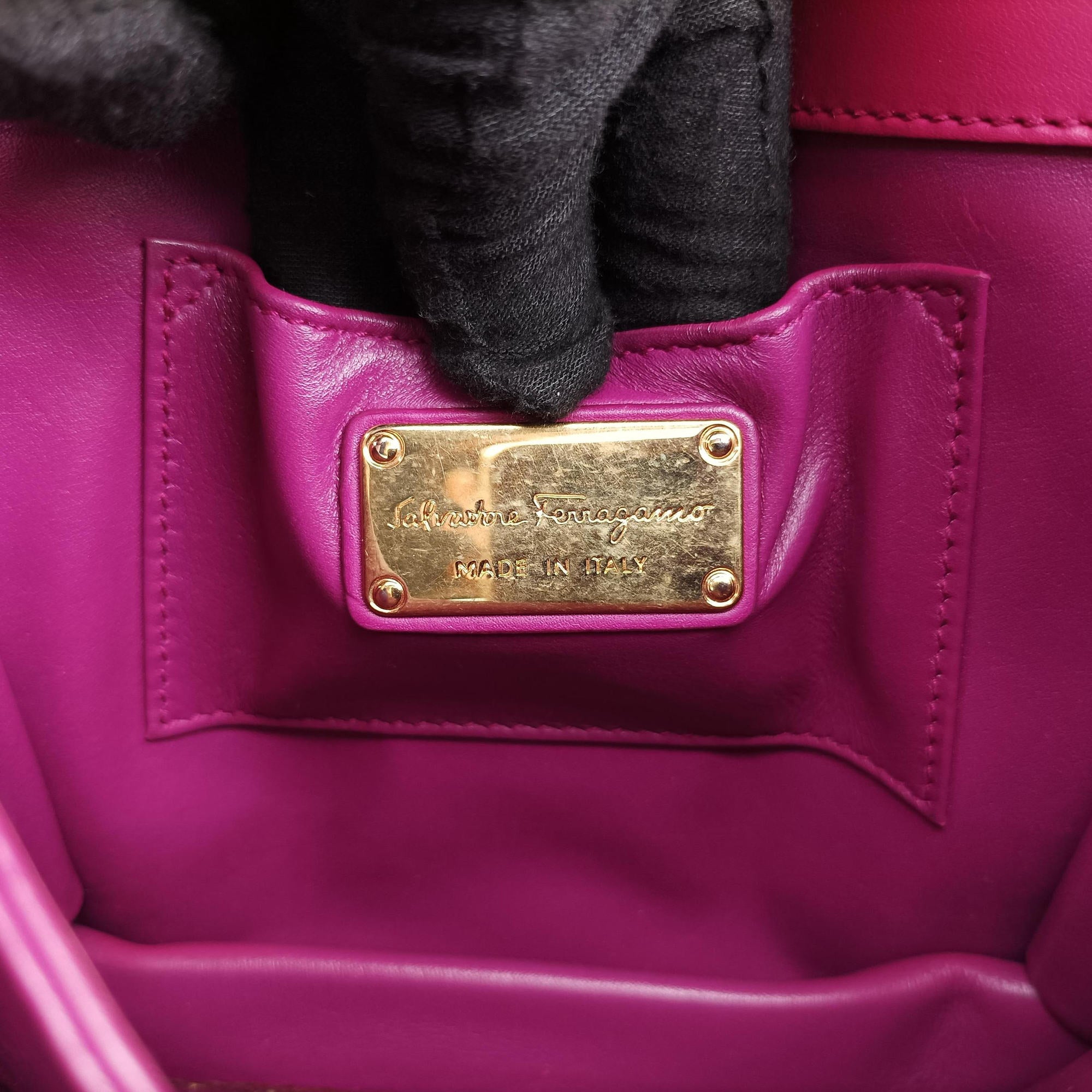 Pre-owned Ferragamo Thalia Rose Leather  shoulderbag | stylenewstar