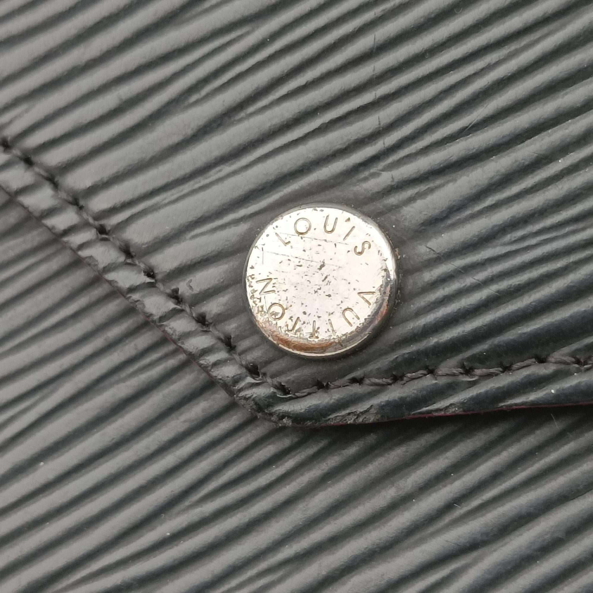 Secondhand Louis Vuitton Pochette Felice Noir×Pink Epi M64579 shoulderbag | stylenewstar