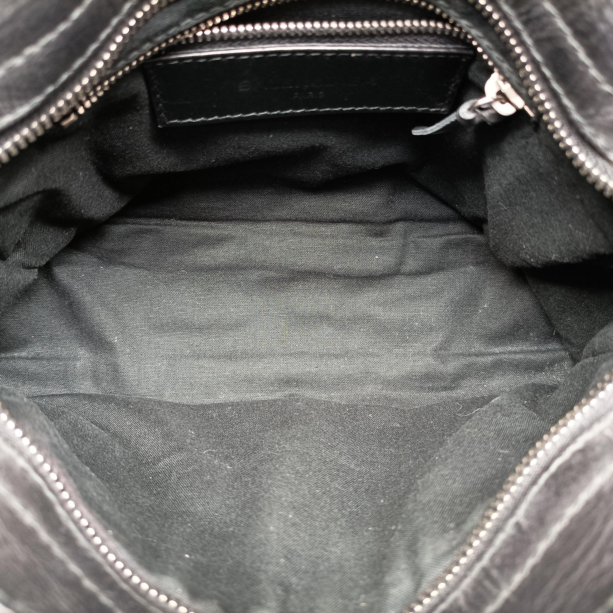 Pre-owned Balenciaga Classic City Mini Black lambskin  shoulderbag | stylenewstar