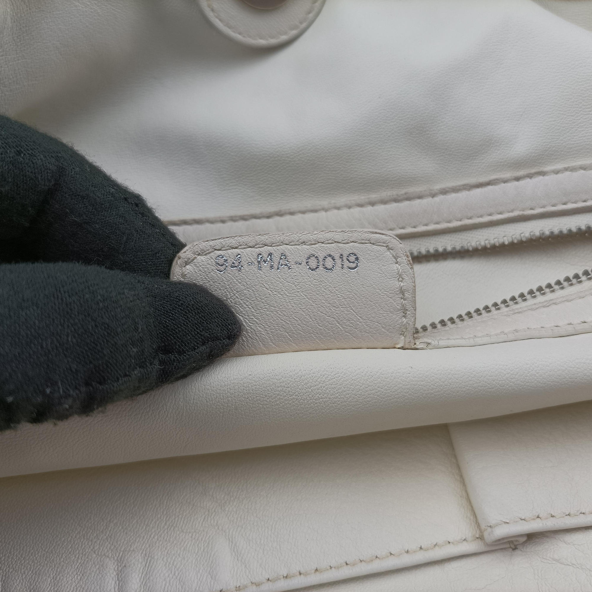 Pre-owned Christian Dior Cannage Dior Soft Shopping White lambskin  handbag | stylenewstar