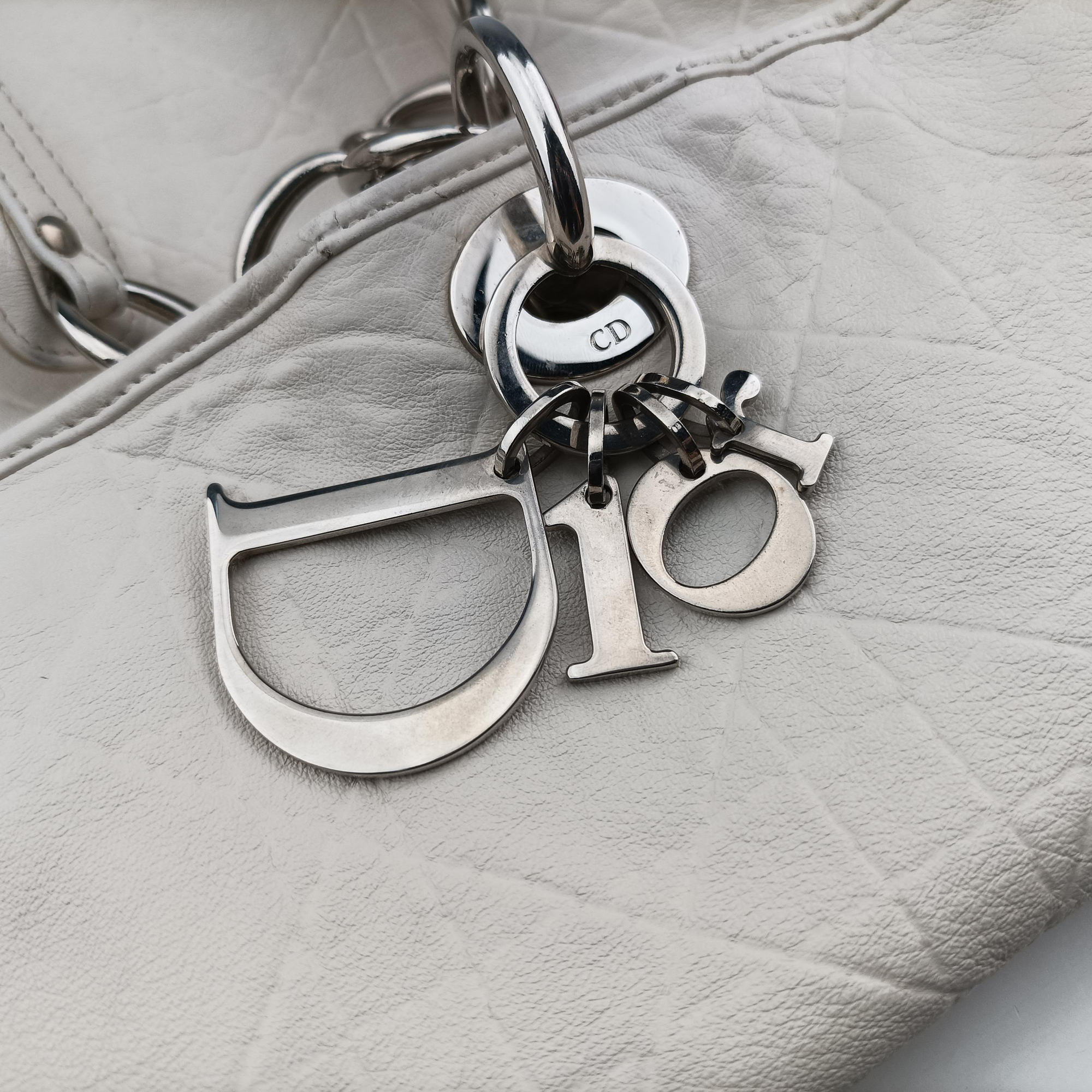 Pre-owned Christian Dior Cannage Dior Soft Shopping White lambskin  handbag | stylenewstar