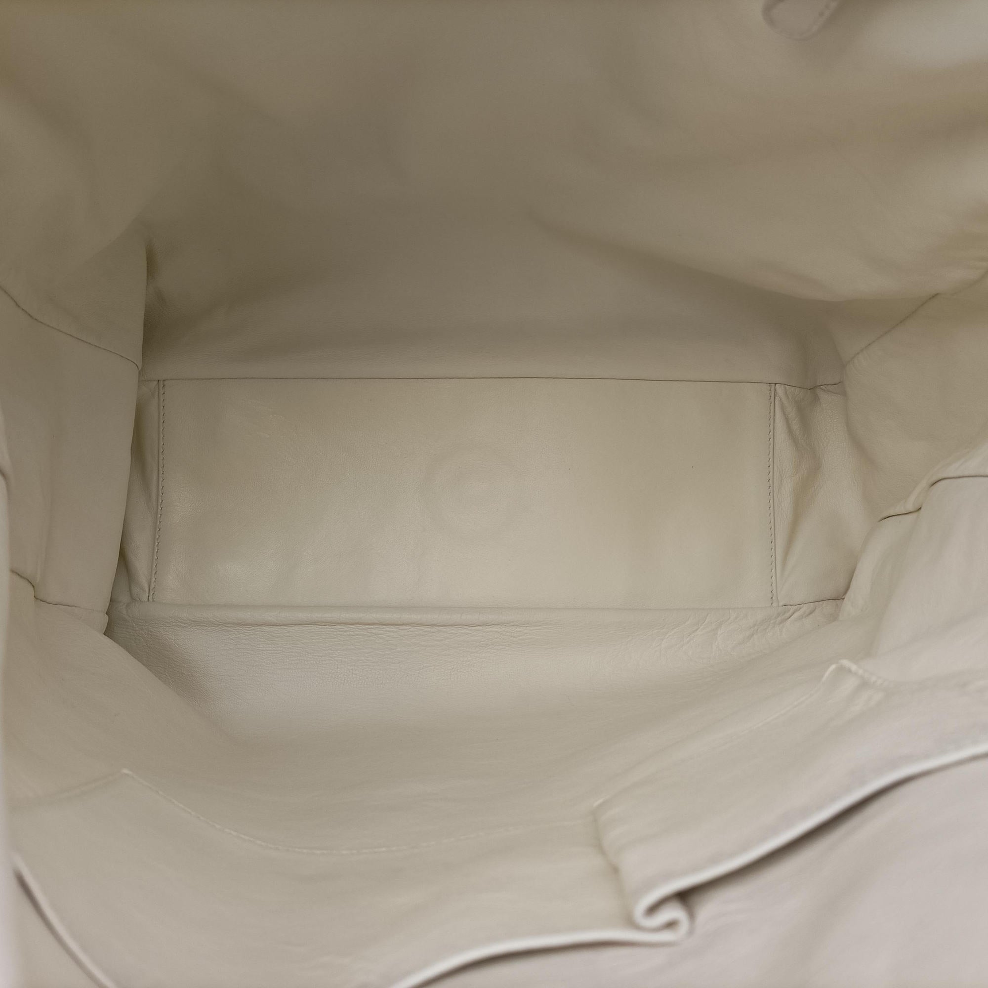 Pre-owned Christian Dior Cannage Dior Soft Shopping White lambskin  handbag | stylenewstar